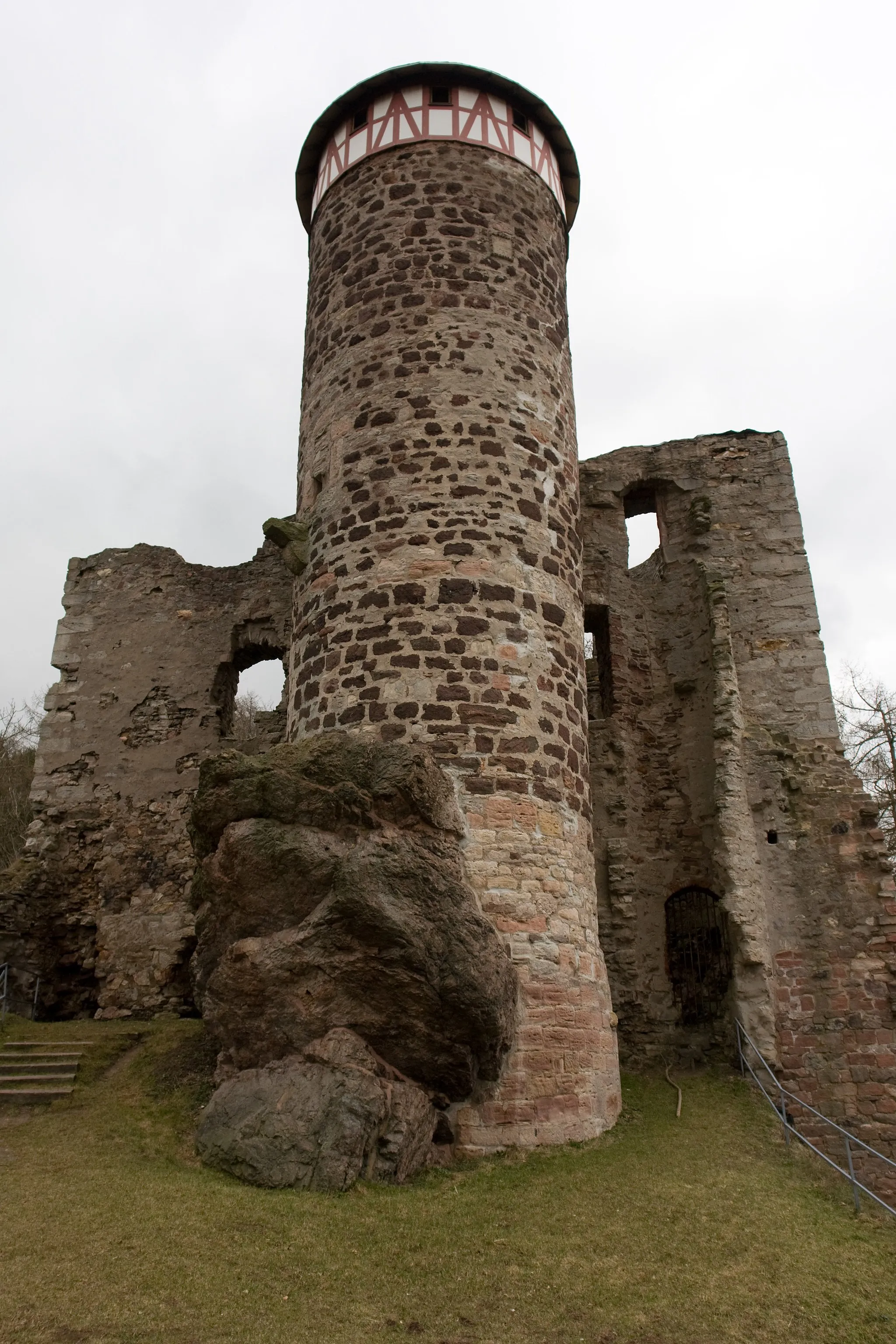 Photo showing: Hallenburg bei Steinbach-Hallenberg 2008 am Arnsberg