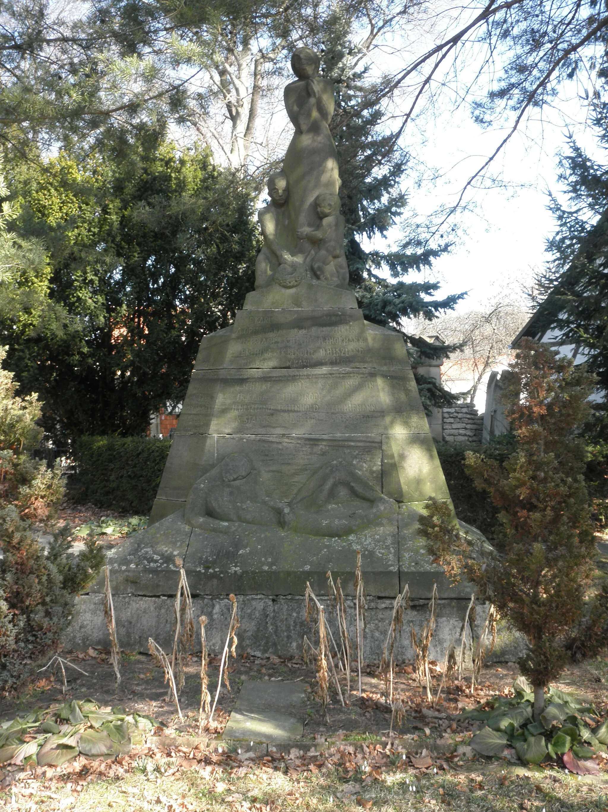 Photo showing: War Memorial World War I in Straußfurt in Thuringia