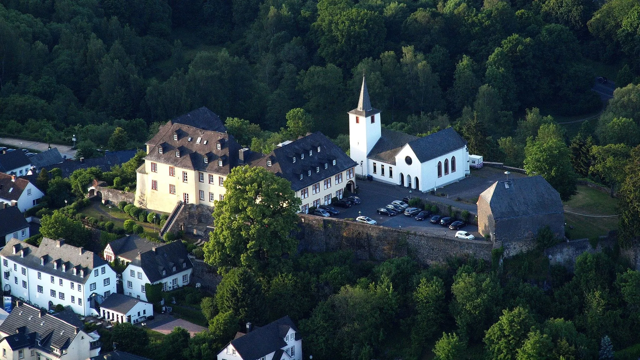 Photo showing: Daun, Burg Daun, Luftaufnahme (2015)