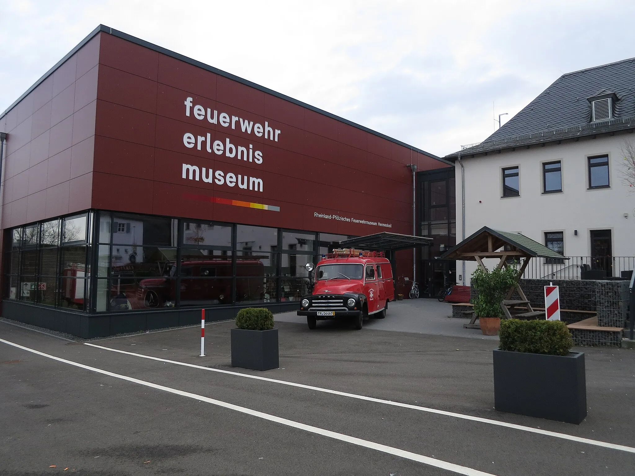 Photo showing: Neubau des Feuerwehrmuseums Hermeskeil mit angeschlossener Gastronomie.