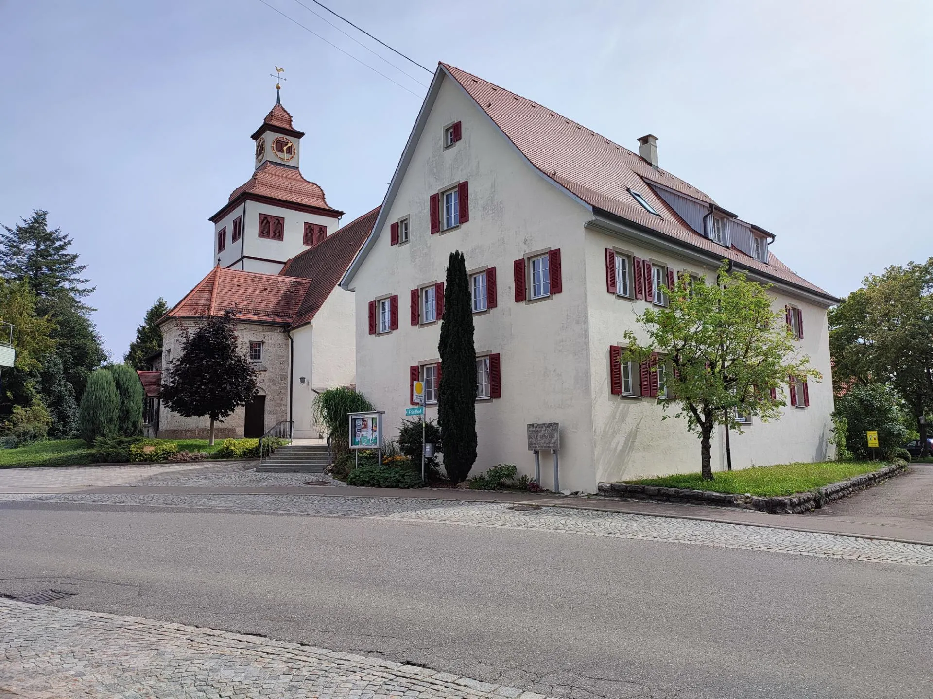 Photo showing: Gleich neben der Kirche, Pfarrhaus von Grabenstetten