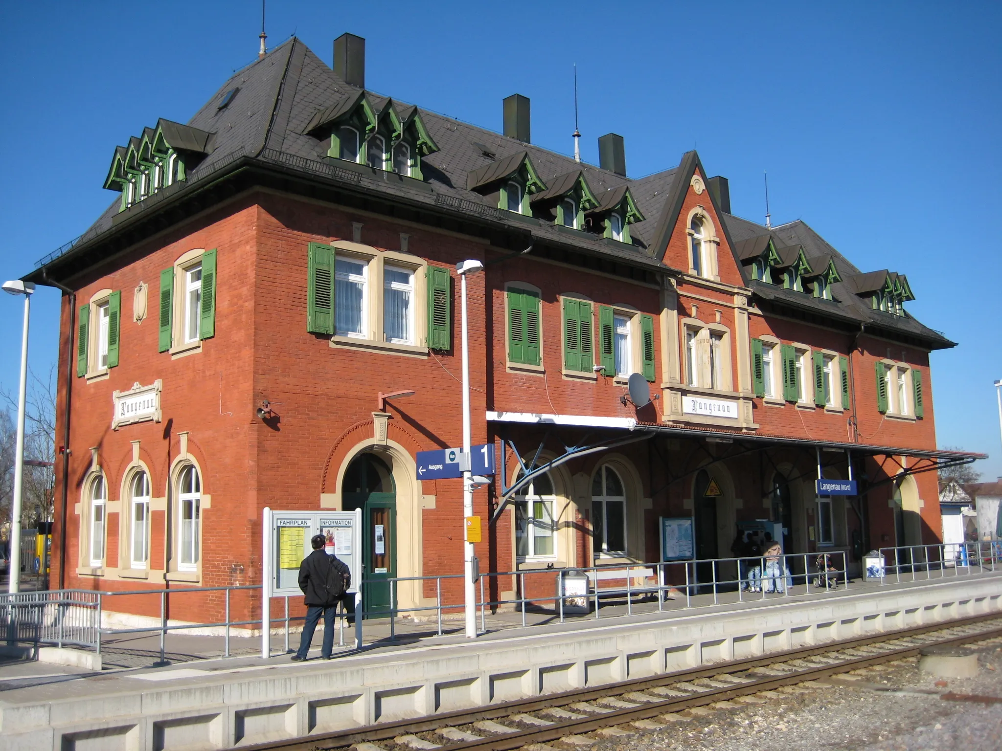 Photo showing: Train station in Langenau, Baden-Württemberg, Germany