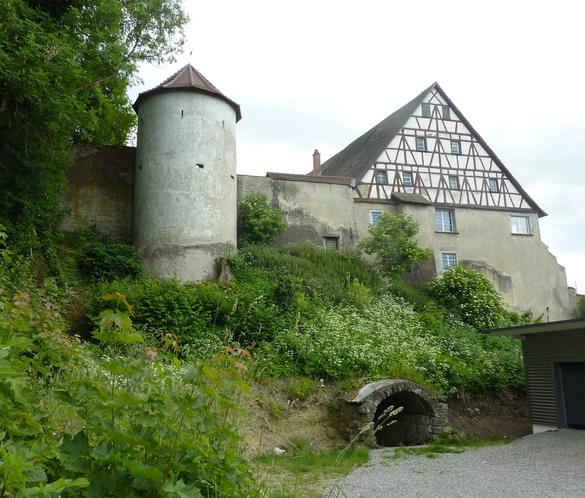 Photo showing: Reste der Stadtmauer im Westen von Pfullendorf.