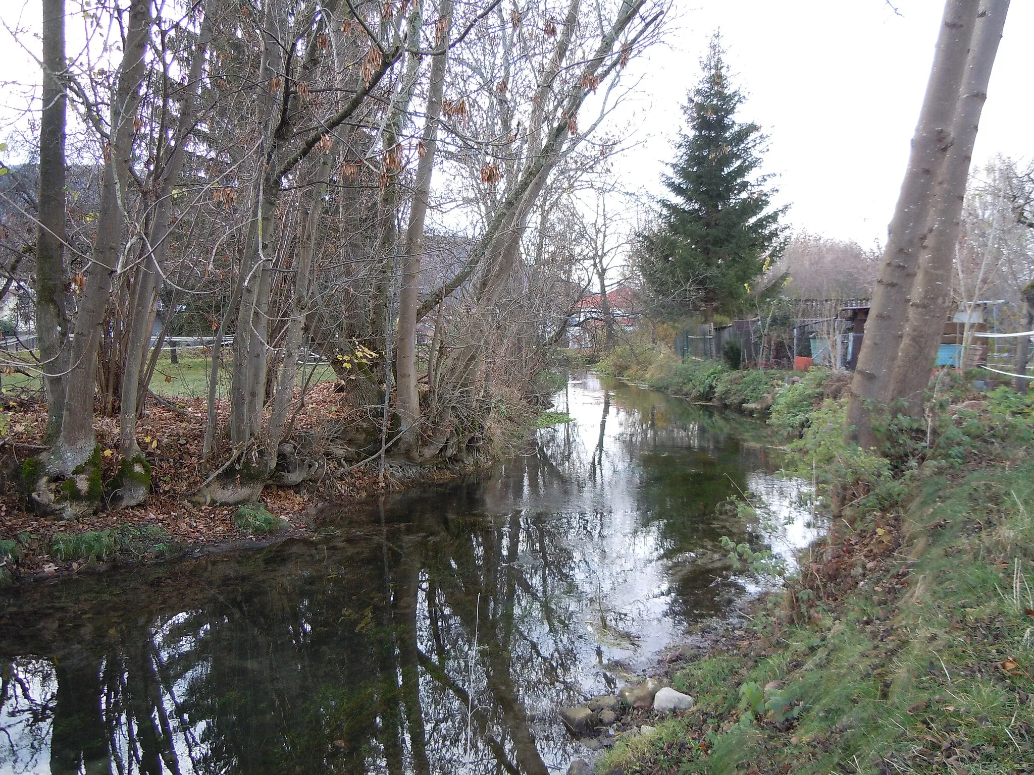 Photo showing: Echaz an der Staufenburgstraße in Unterhausen (Lichtenstein), Blickrichtung flussabwärts.