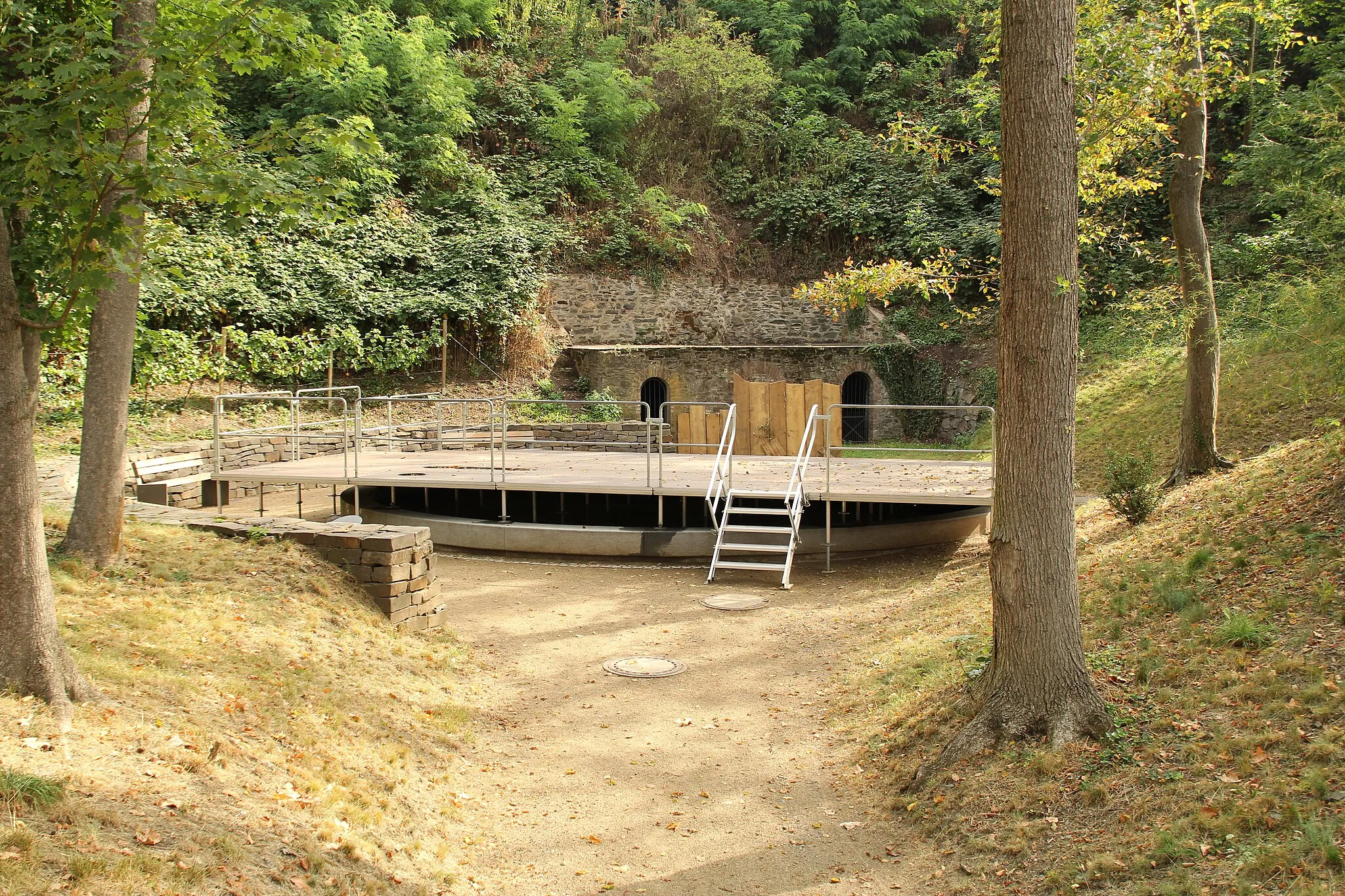 Photo showing: Die Waldbühne im Meßmerpark in Alzenau