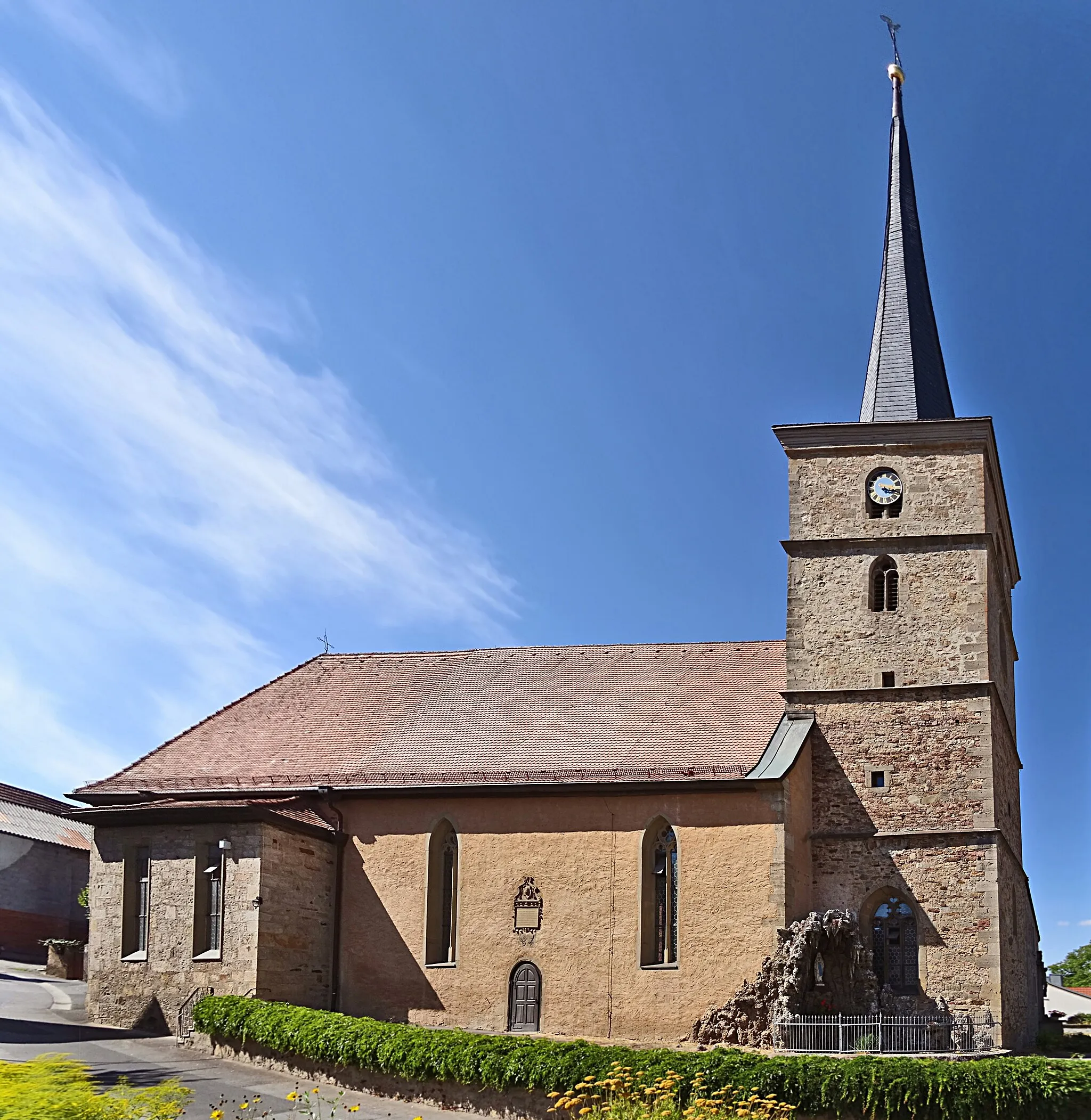 Photo showing: Pfarrkirche St. Peter und Paul (Burglauer) von Südosten