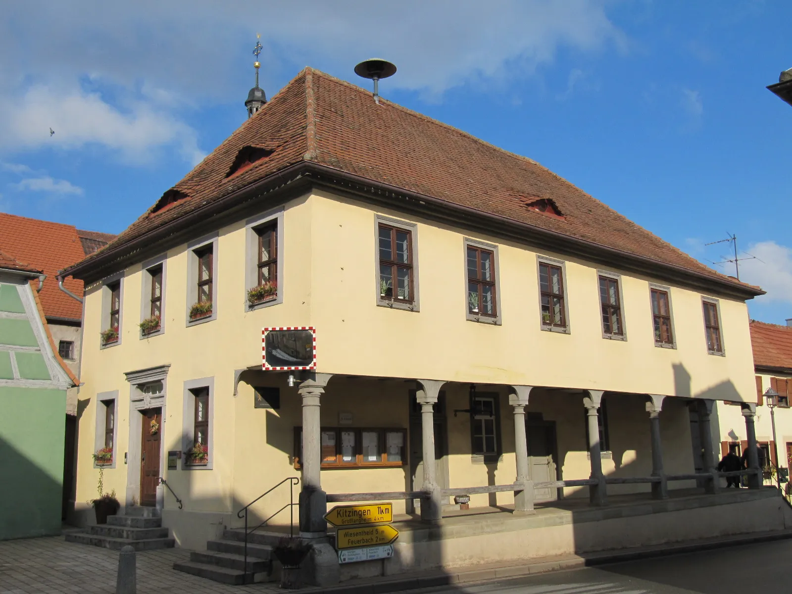 Photo showing: Rathaus mit Arkadengang