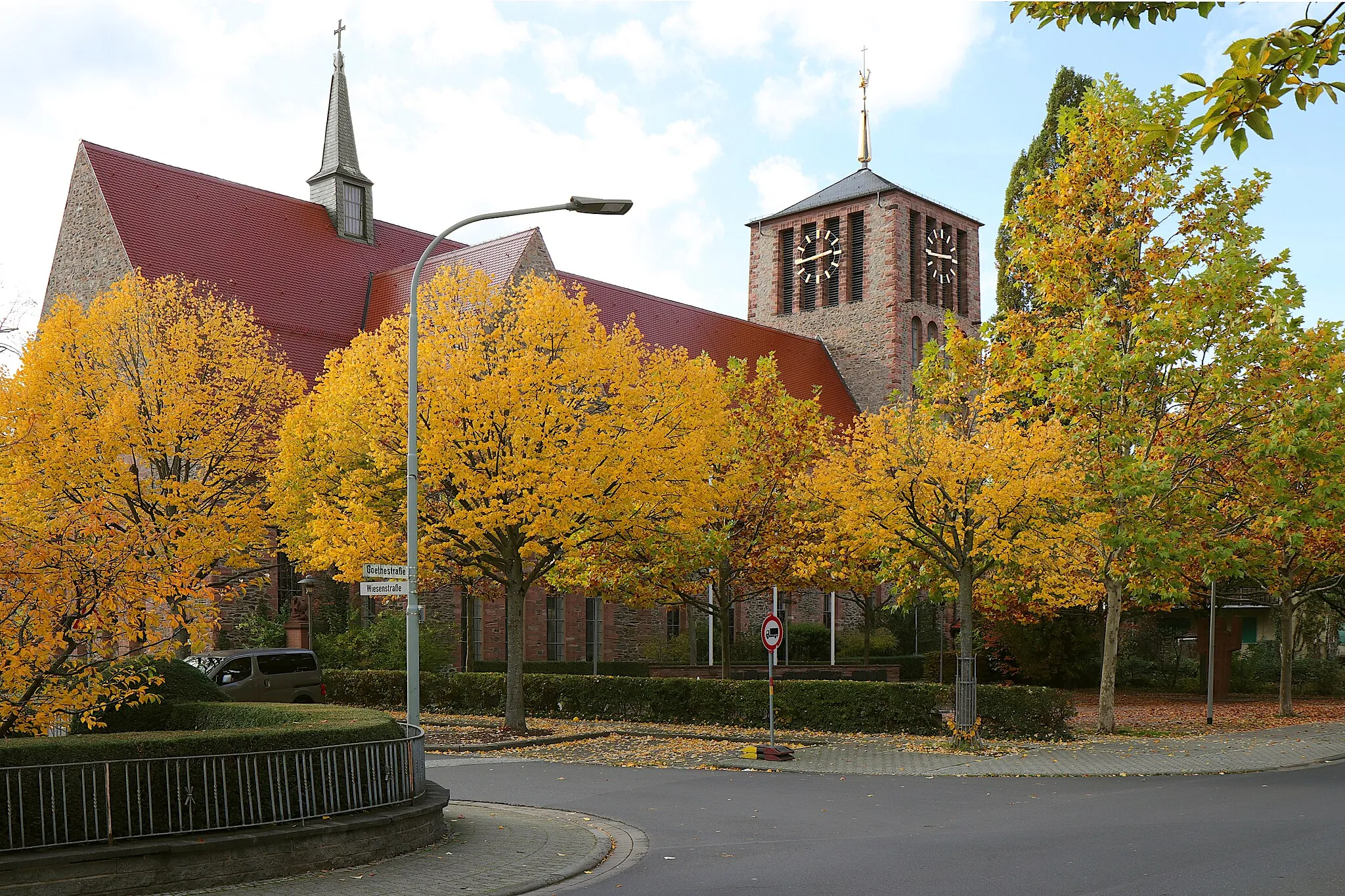 Photo showing: Kleinostheim, catholic parish church St. Laurentius