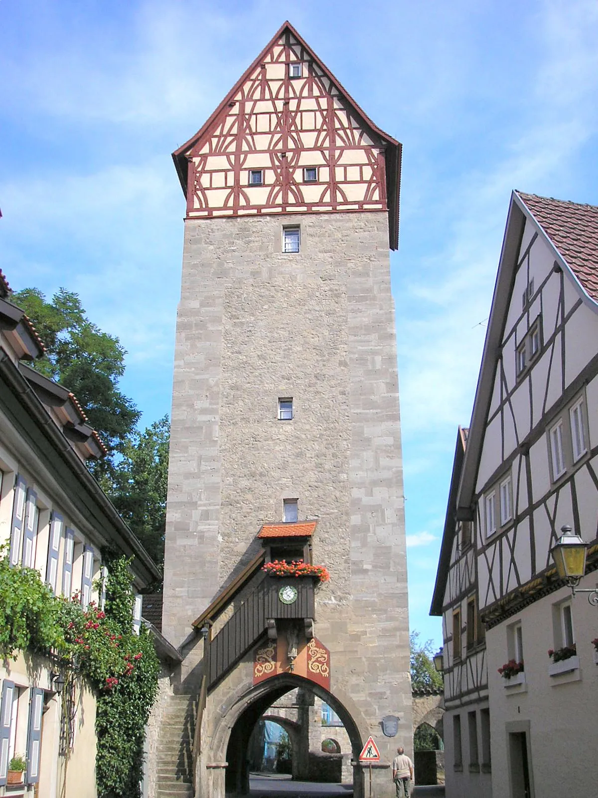 Photo showing: Münnerstadt (Landkreis Bad Kissingen, Lower Franconia, Germany). The "Jörgentor" (Eastern gate of the medieval city walls)