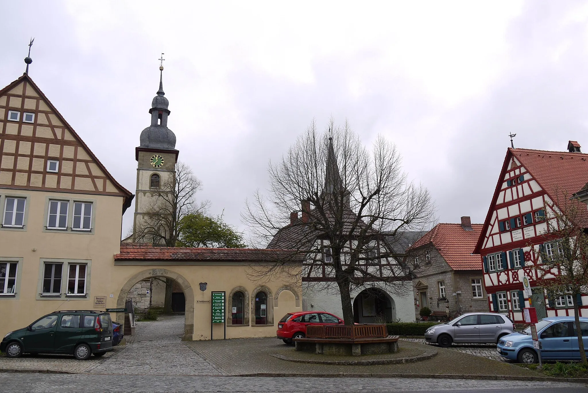 Photo showing: Marketplace in Hüttenheim