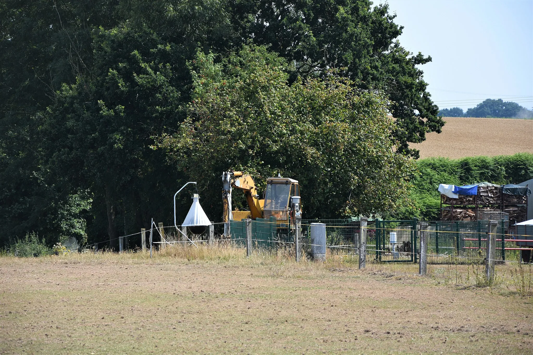 Photo showing: Wetterstation in Alfhausen. Wenige Stunden nach Erstellung des Fotos wurde die höchste bislang an der Wetterstation ermittelte Temperatur gemessen (39,2°C).