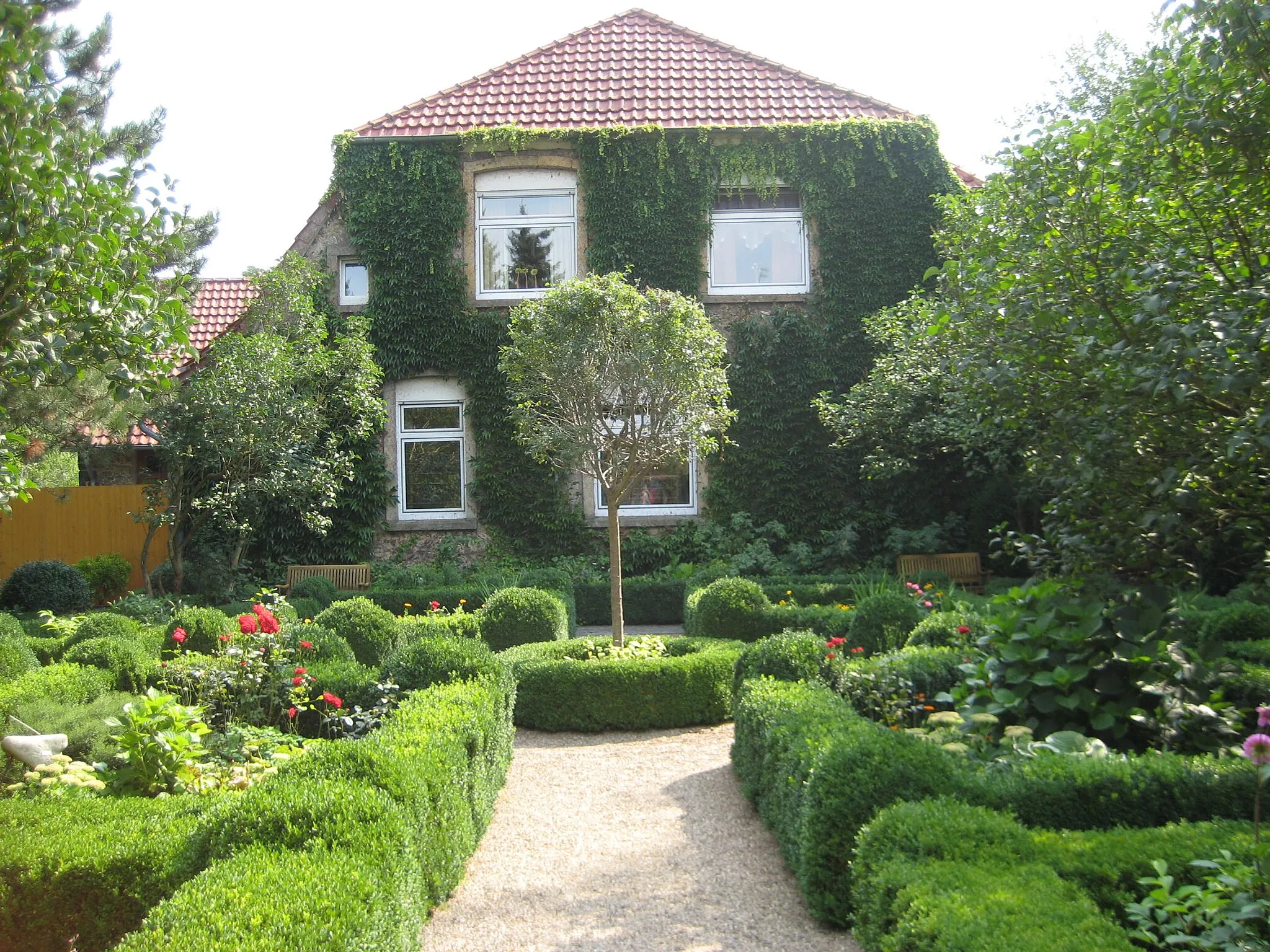 Photo showing: Heimatmuseum in Bad Laer mit Bauerngarten in der Vikarie von St. Marien