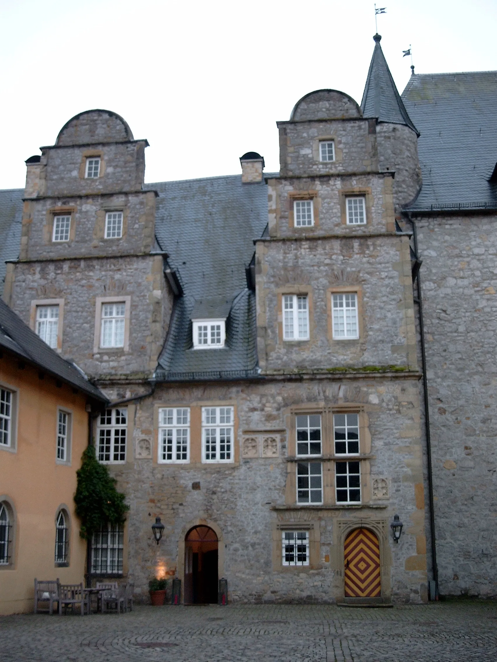 Photo showing: Das Bild zeigt den Innenhof der Schelenburg in 49143 Bissendorf