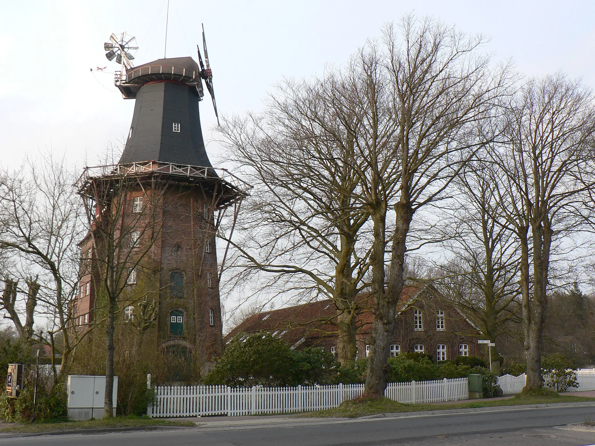 Photo showing: The windmill of Hage, currently wingless.