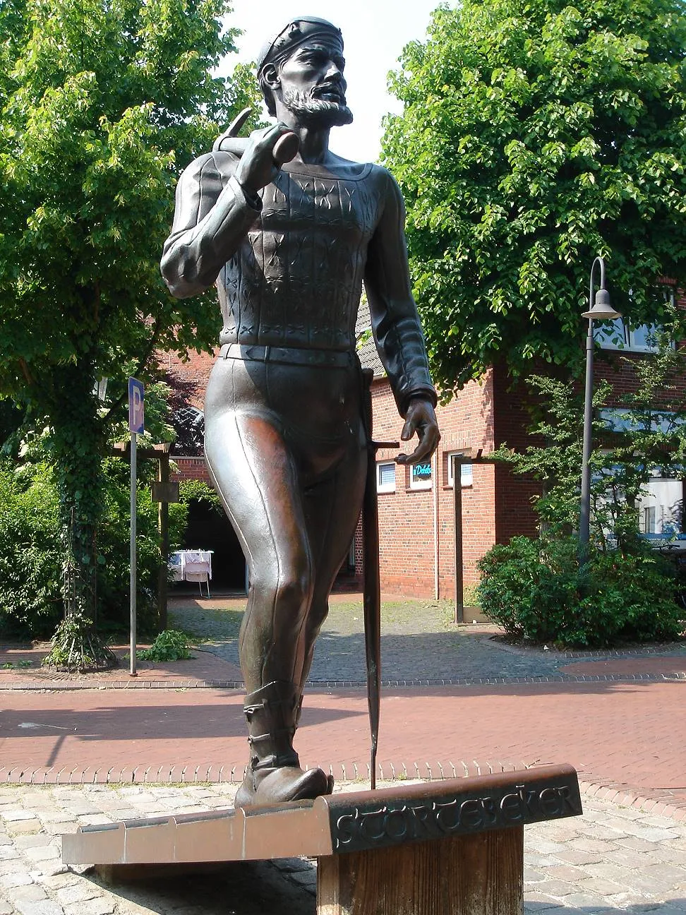 Photo showing: Klaus Störtebeker Denkmal in Marienhafe von Karl-Ludwig-Böke 1992 (Guss Barth Elmenhorst)