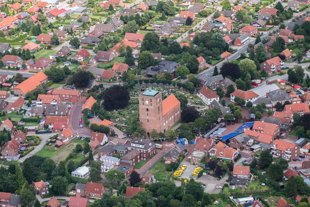 Photo showing: Luftaufnahme von Marienhafe