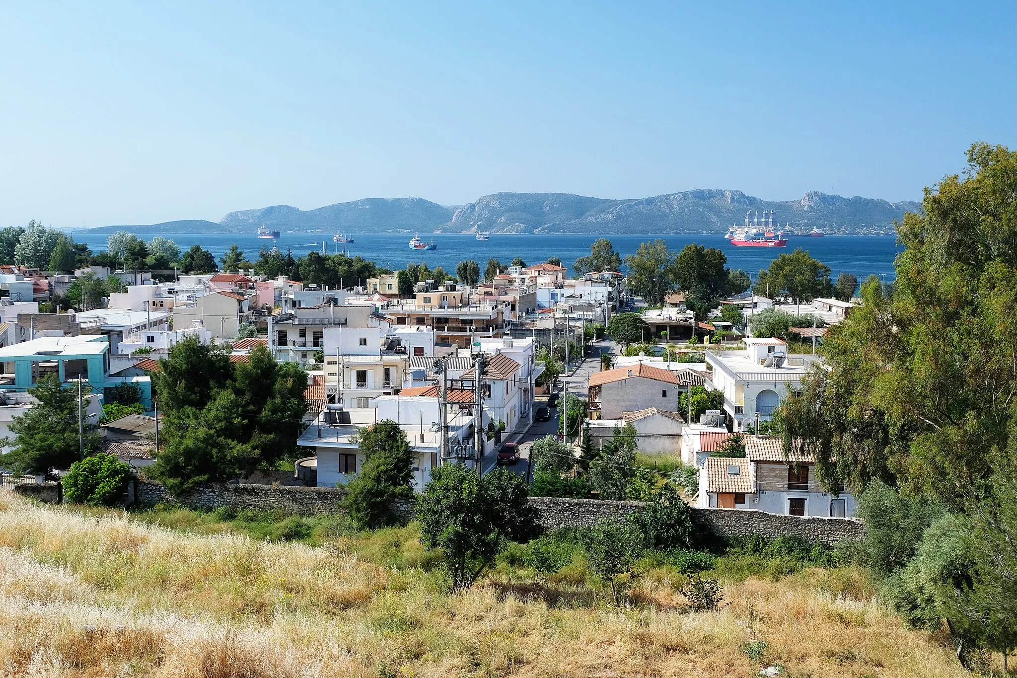 Photo showing: Elefsina from Eleusis