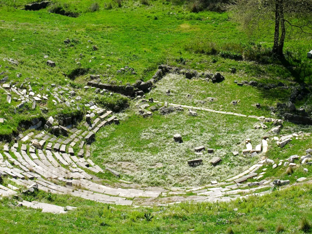 Photo showing: Αρχαίο θέατρο Γιτάνων