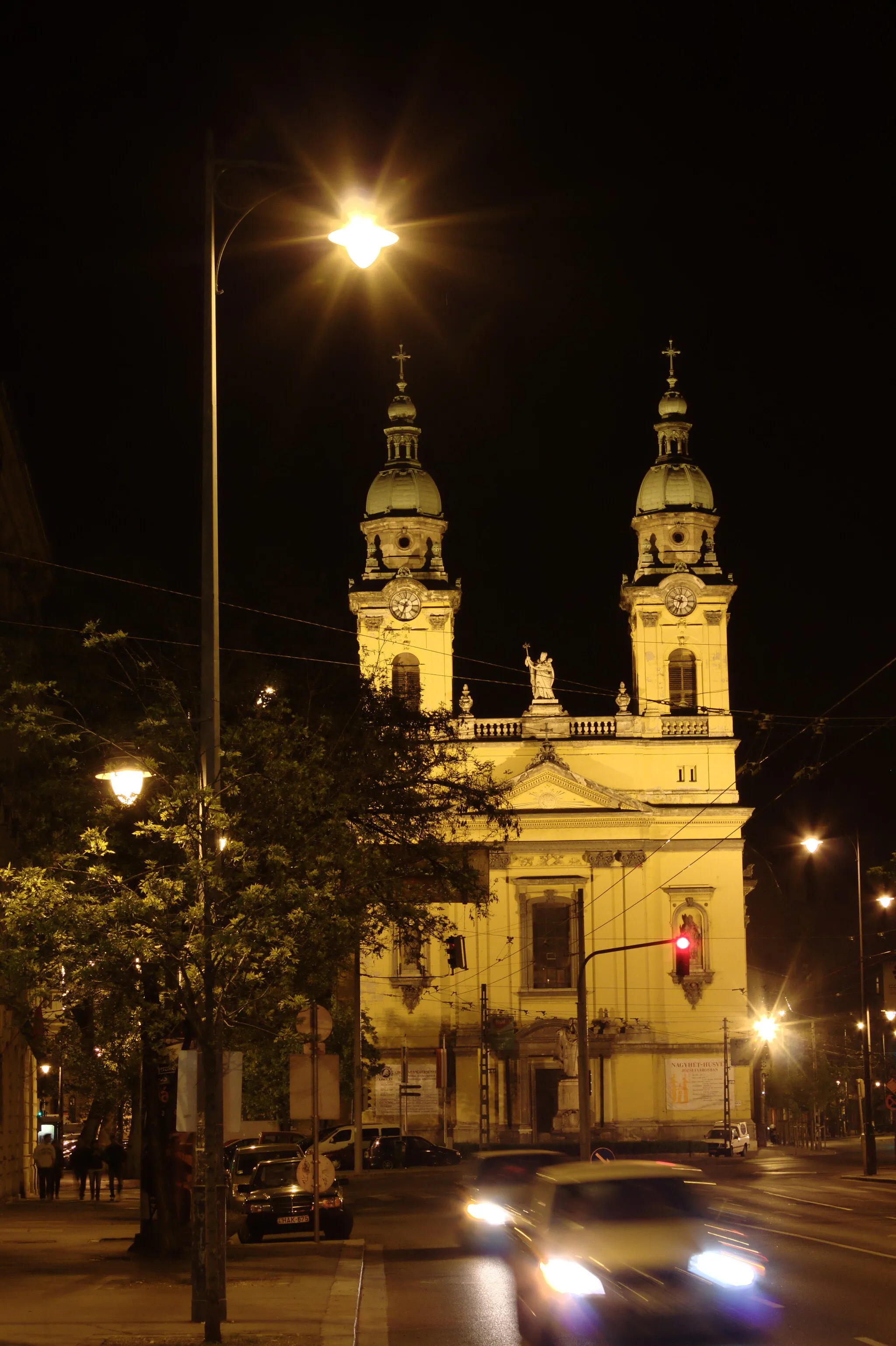 Photo showing: Baroque church in Budapest on Baross út street, Hungary