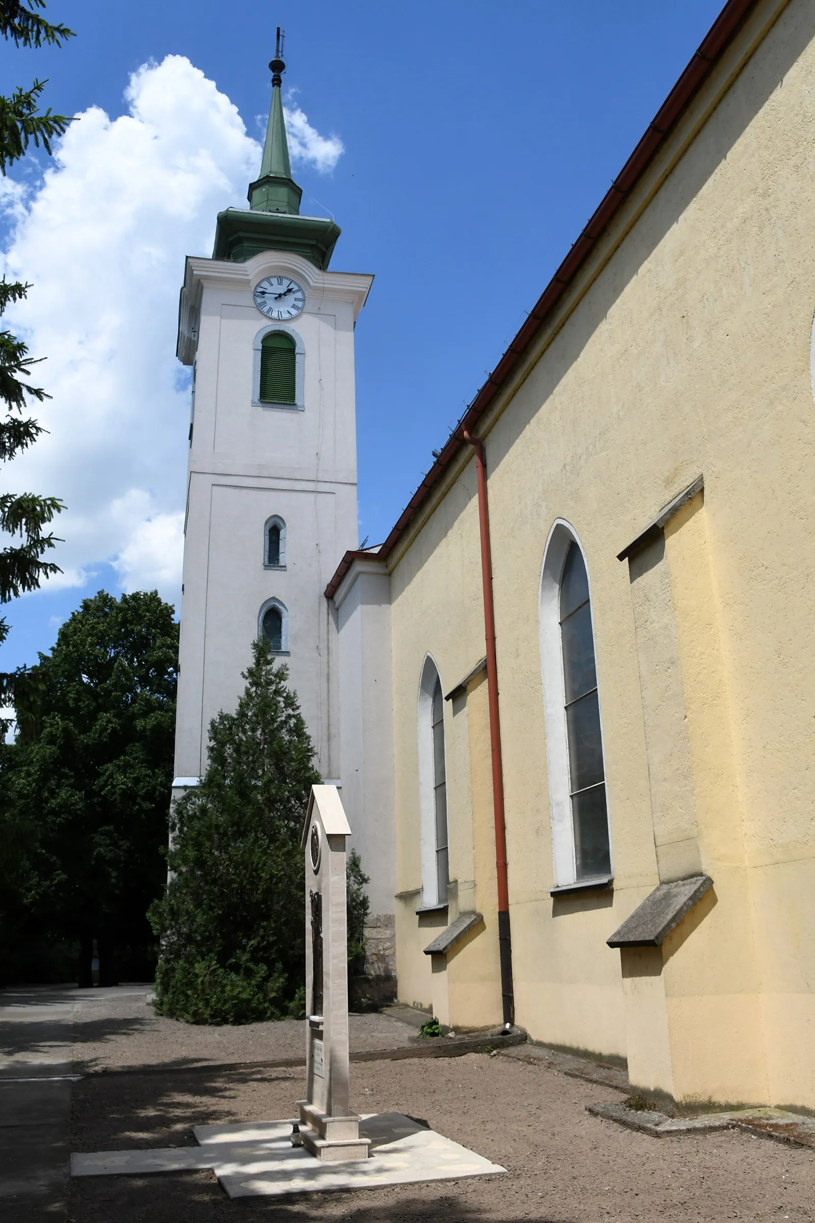 Photo showing: Roman Catholic church in Akasztó, Hungary