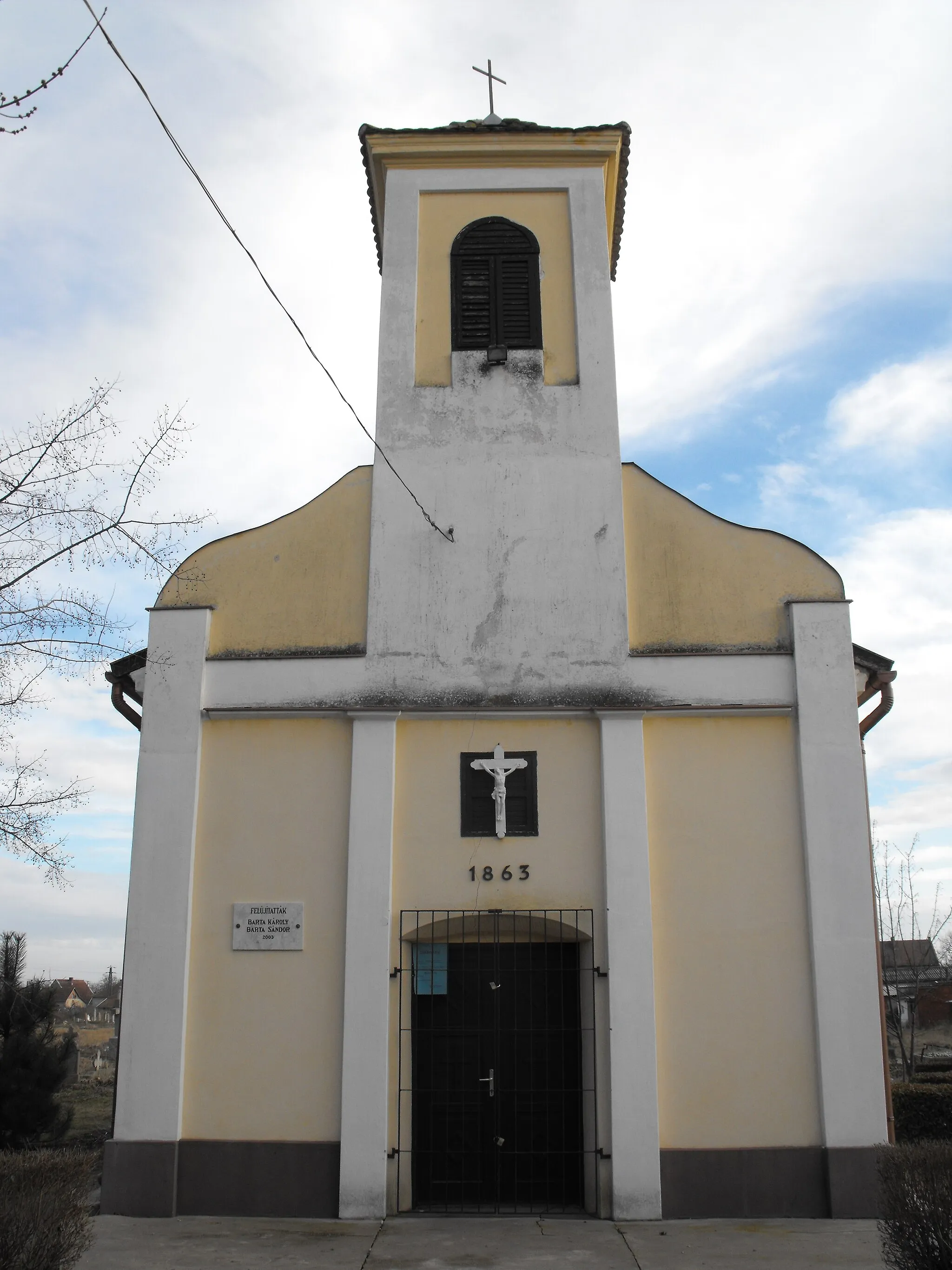 Photo showing: Chapel in the cemetery in Csanádpalota, Hungary.