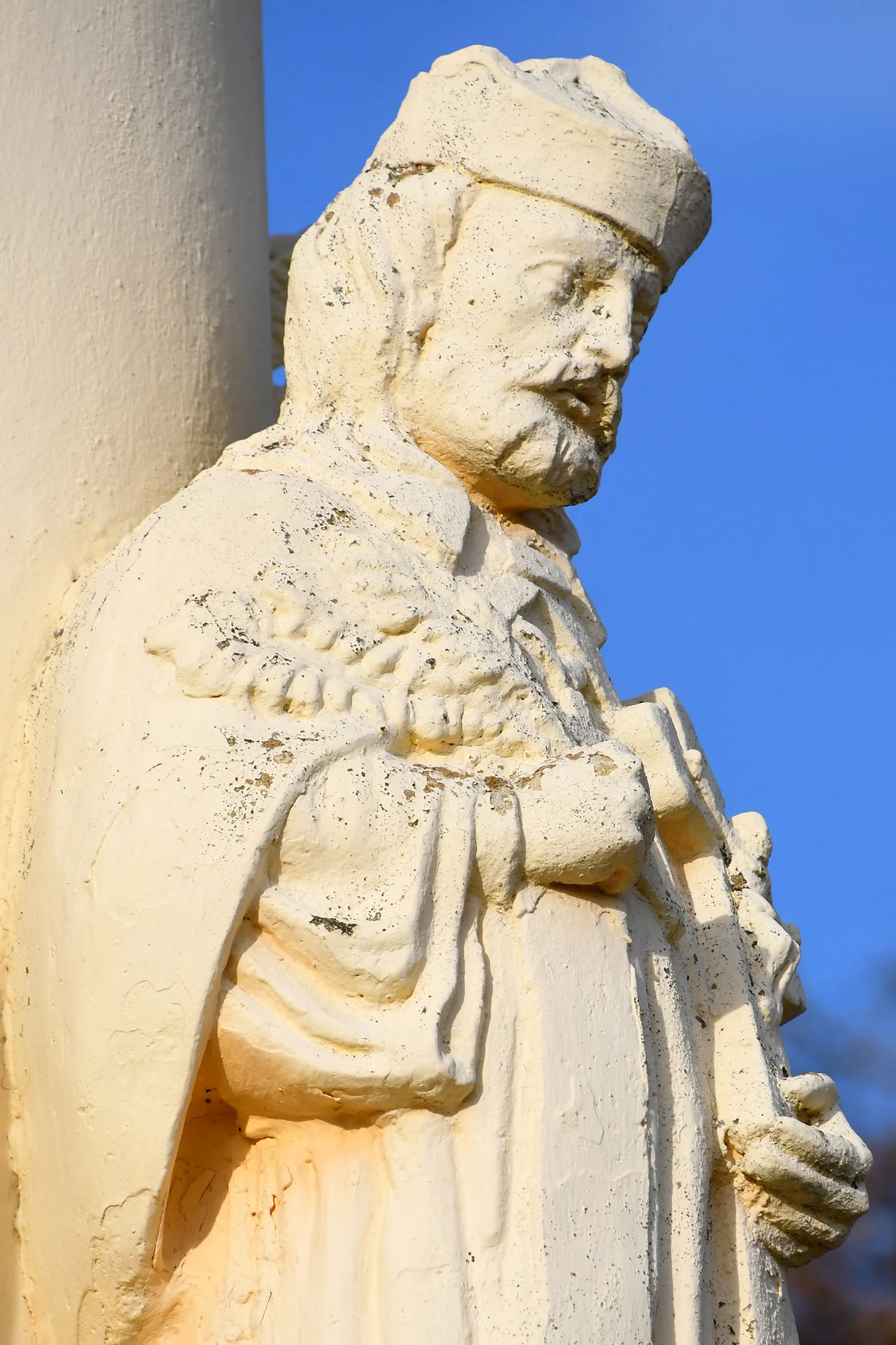 Photo showing: Statue of John of Nepomuk at the Holy Trinity column in Dávod