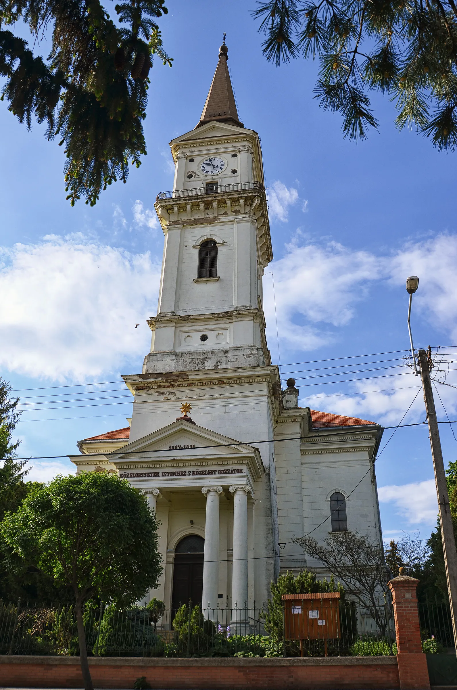 Photo showing: The Reformed church in Dévaványa, Hungary