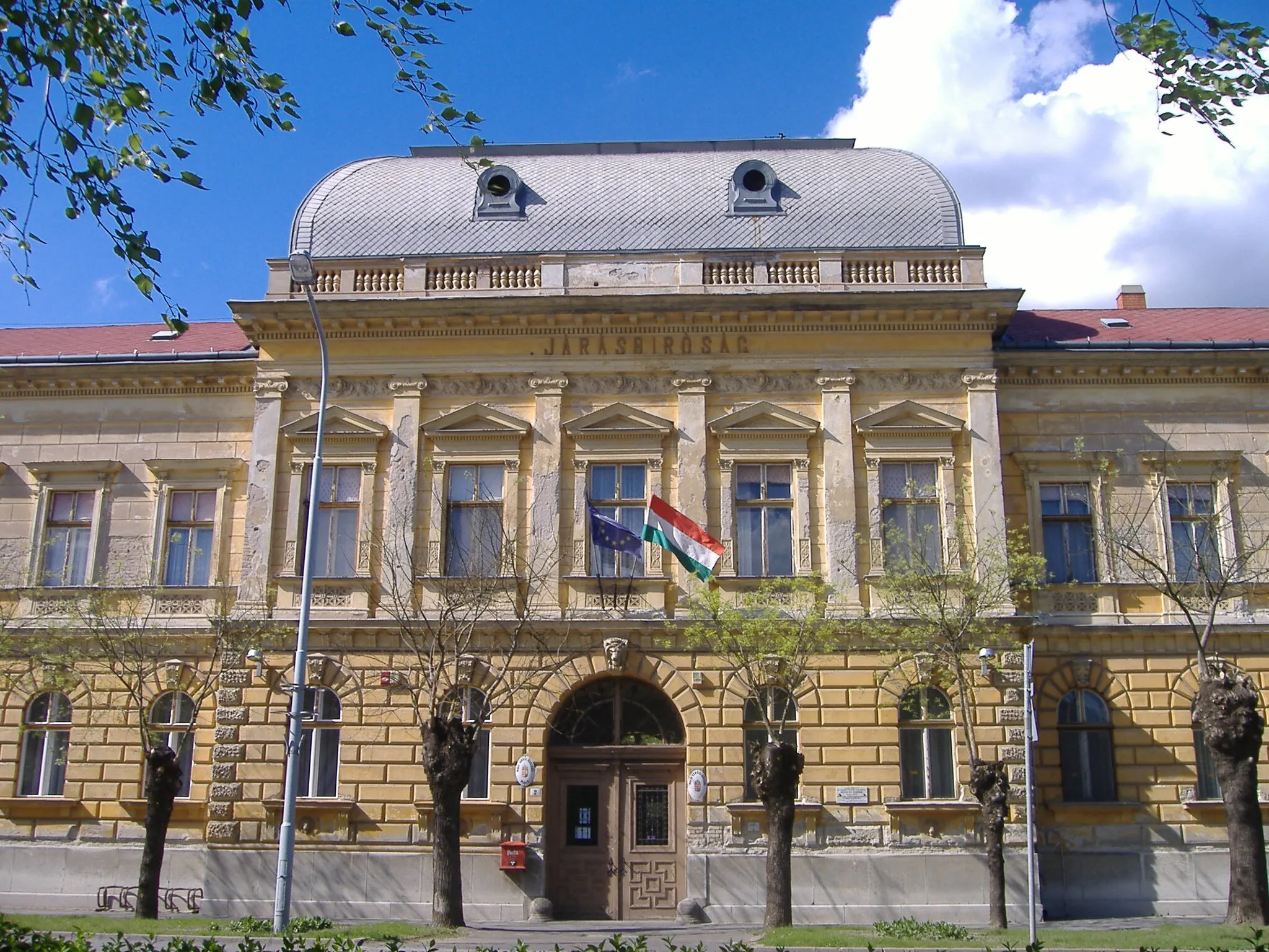 Photo showing: The building of the court in Makó, Hungary
