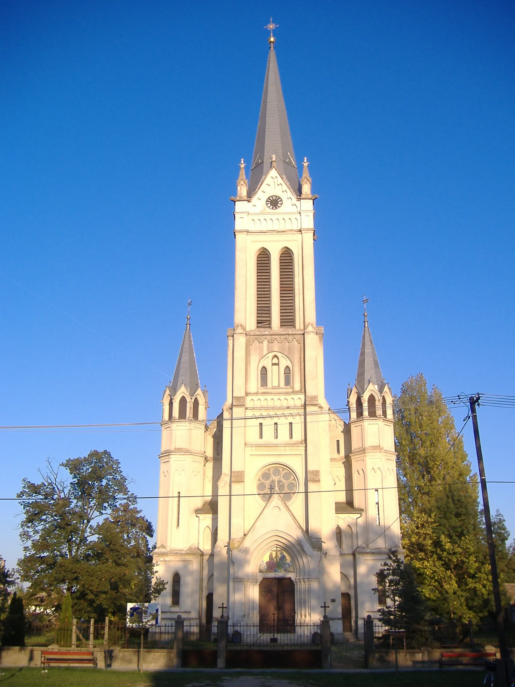 Photo showing: The roman catholic church in Makó, in the new town.