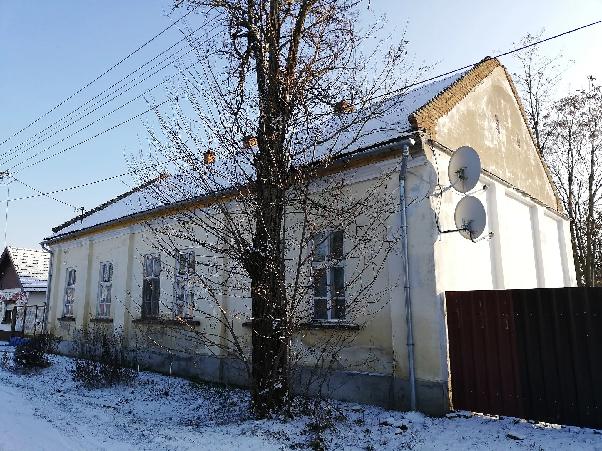 Photo showing: Az iskolaépület, melyben tanított Czabán Samu