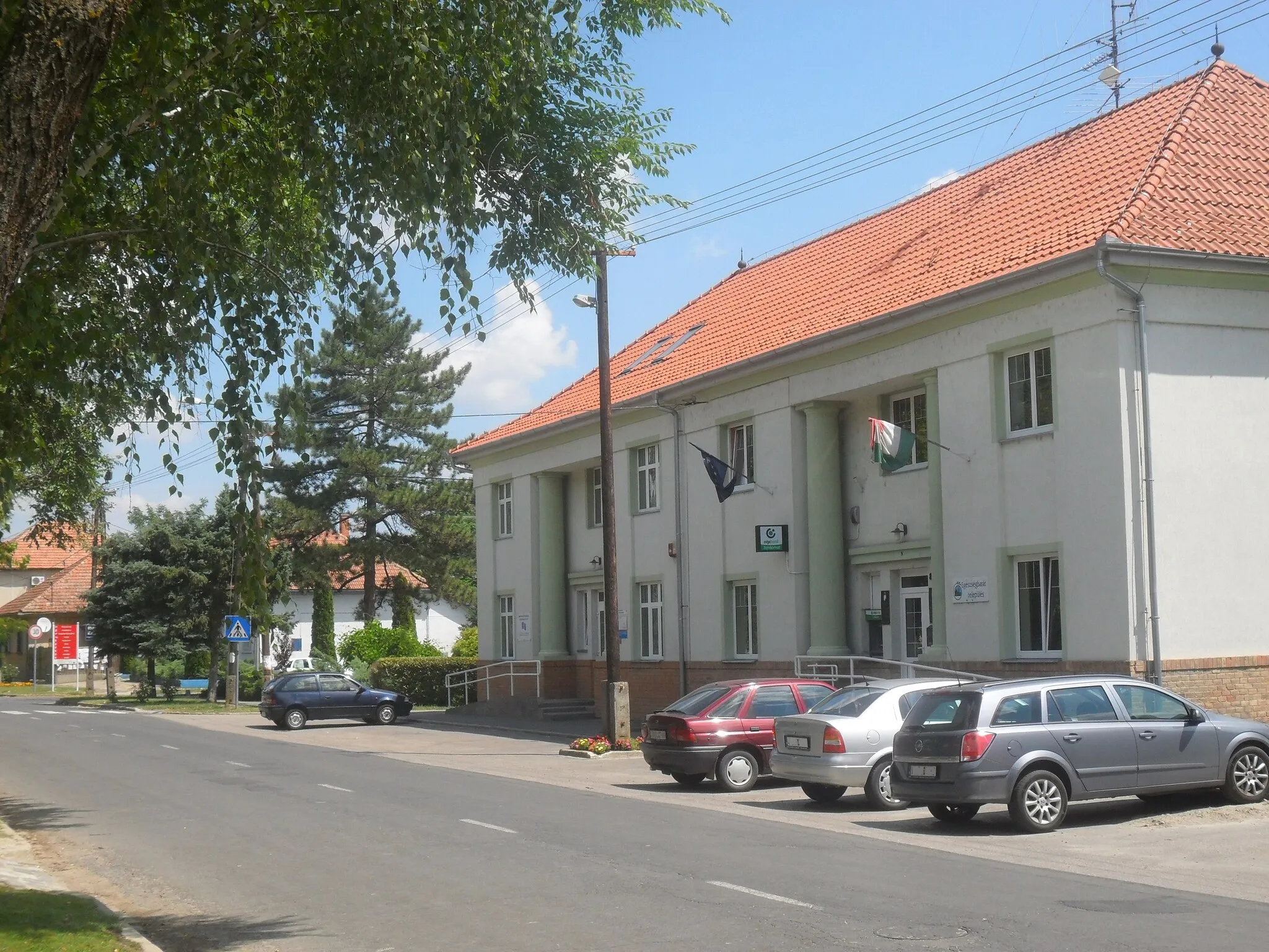 Photo showing: Röszke Village Council Hall