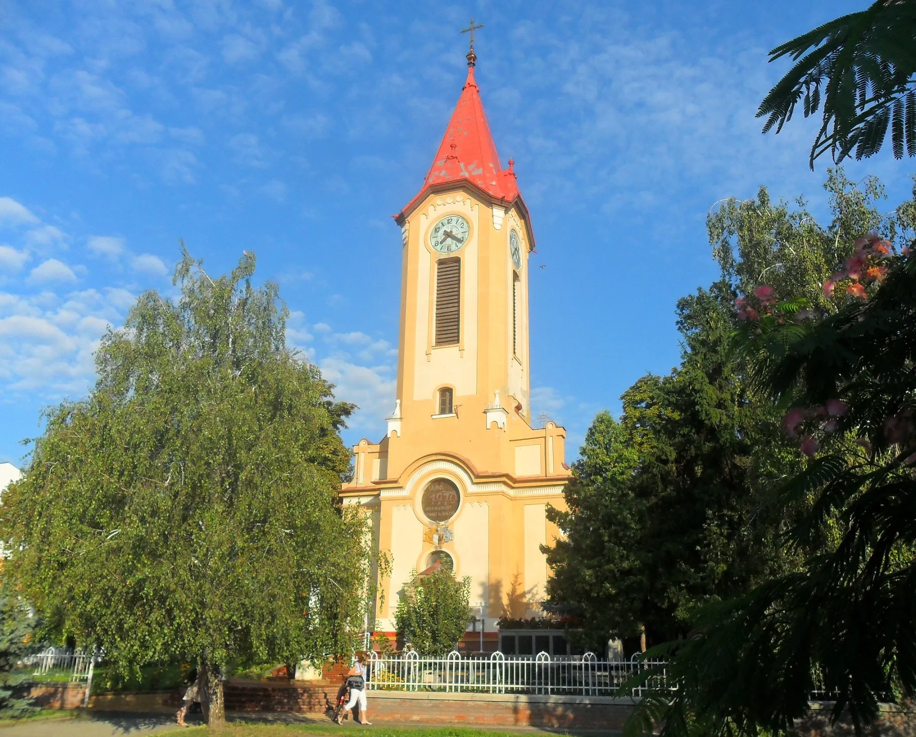 Photo showing: Roman Catholic Church in Röszke, Hungary