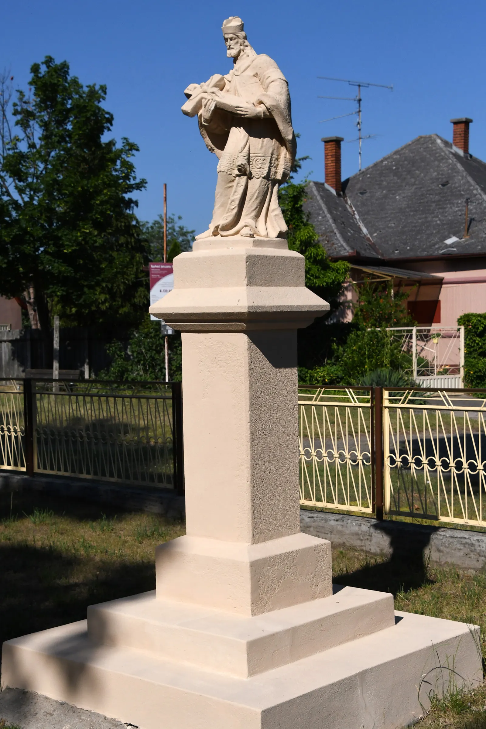 Photo showing: Statue of Saint John of Nepomuk in Sükösd, Hungary