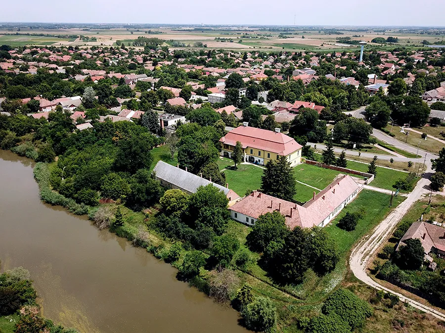 Photo showing: Szegvár, Dóczy vár és Károlyi kastély légi fotón