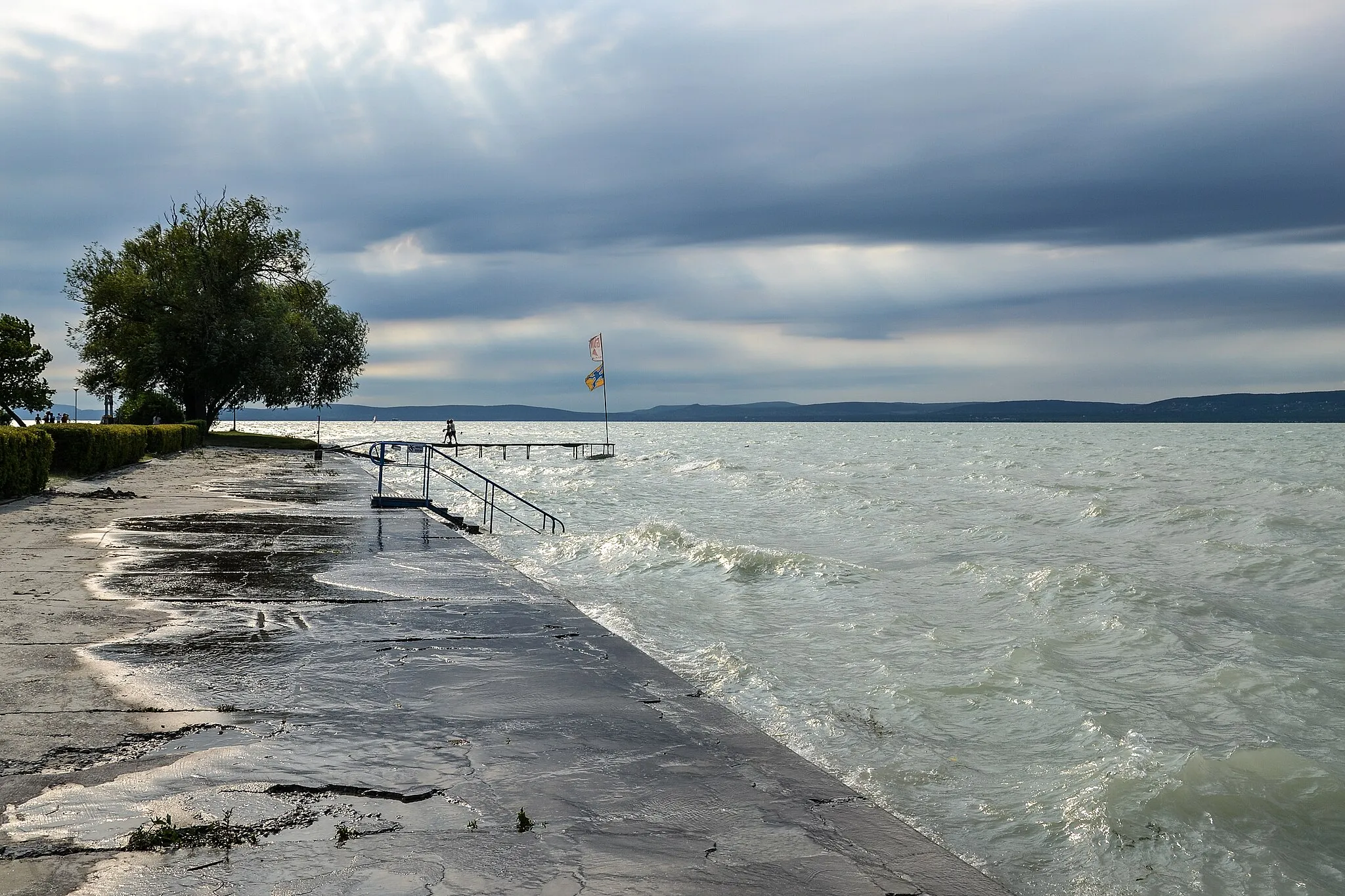 Photo showing: Beach in Balatonföldvár, Hungary