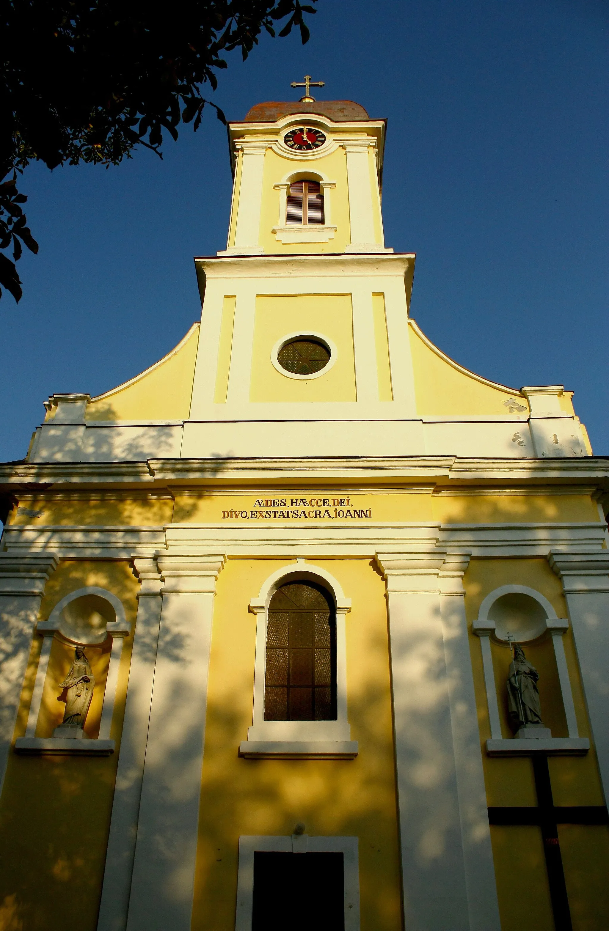 Photo showing: Krisztus király R.k. templom (Barcs, Hősök tere 3.)