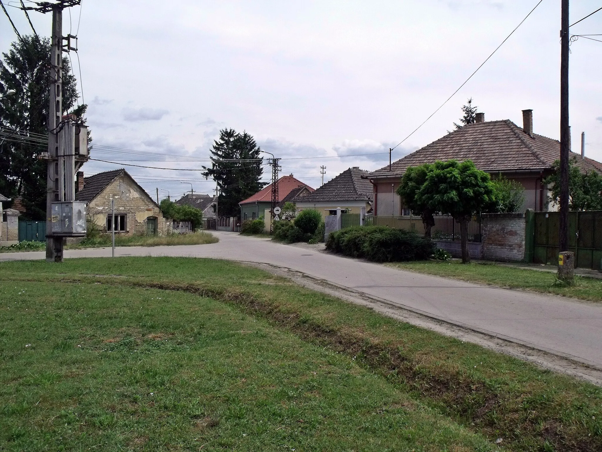 Photo showing: Fadd - Széchenyi út