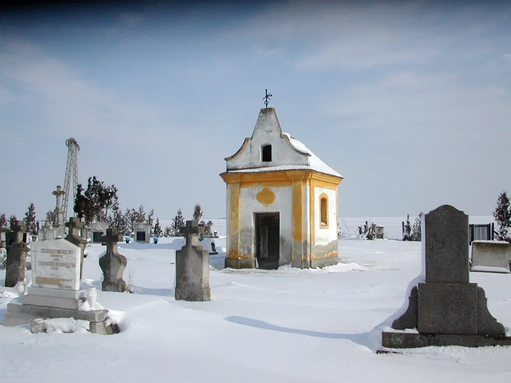 Photo showing: Kicsiny kápolna a boronkai temetőben, azonosító:-2440