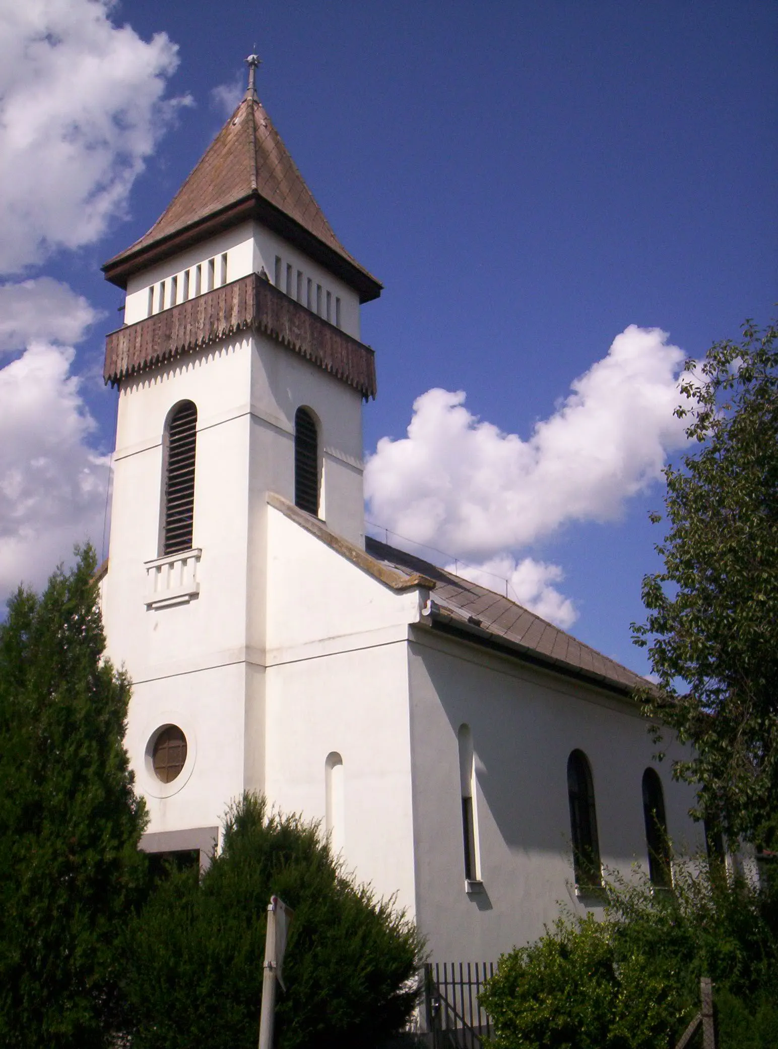 Photo showing: A szentlőrinci református templom – photo taken by uploader User:Csanády in 2006.