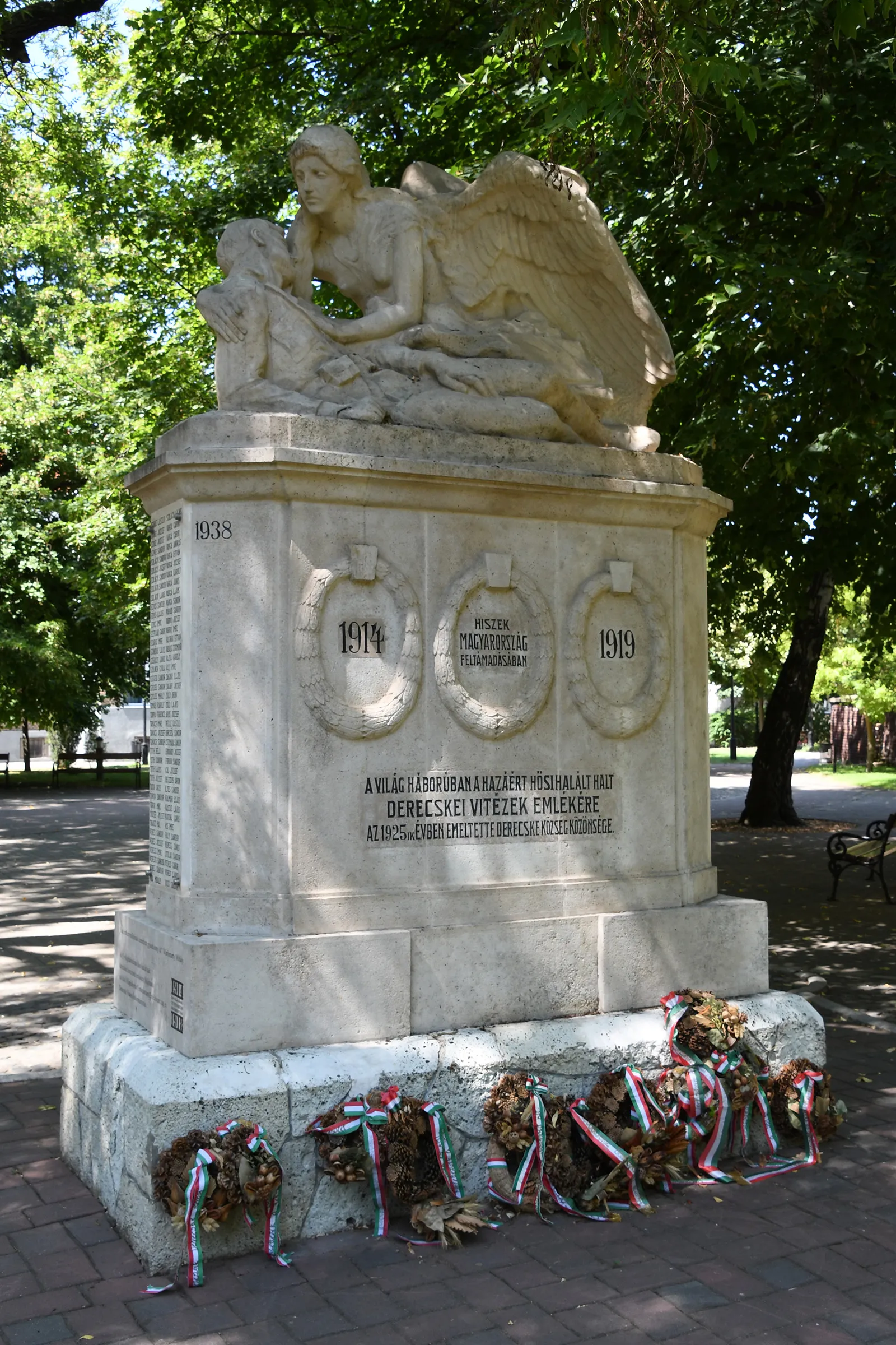 Photo showing: World War I memorial in Derecske, Hungary