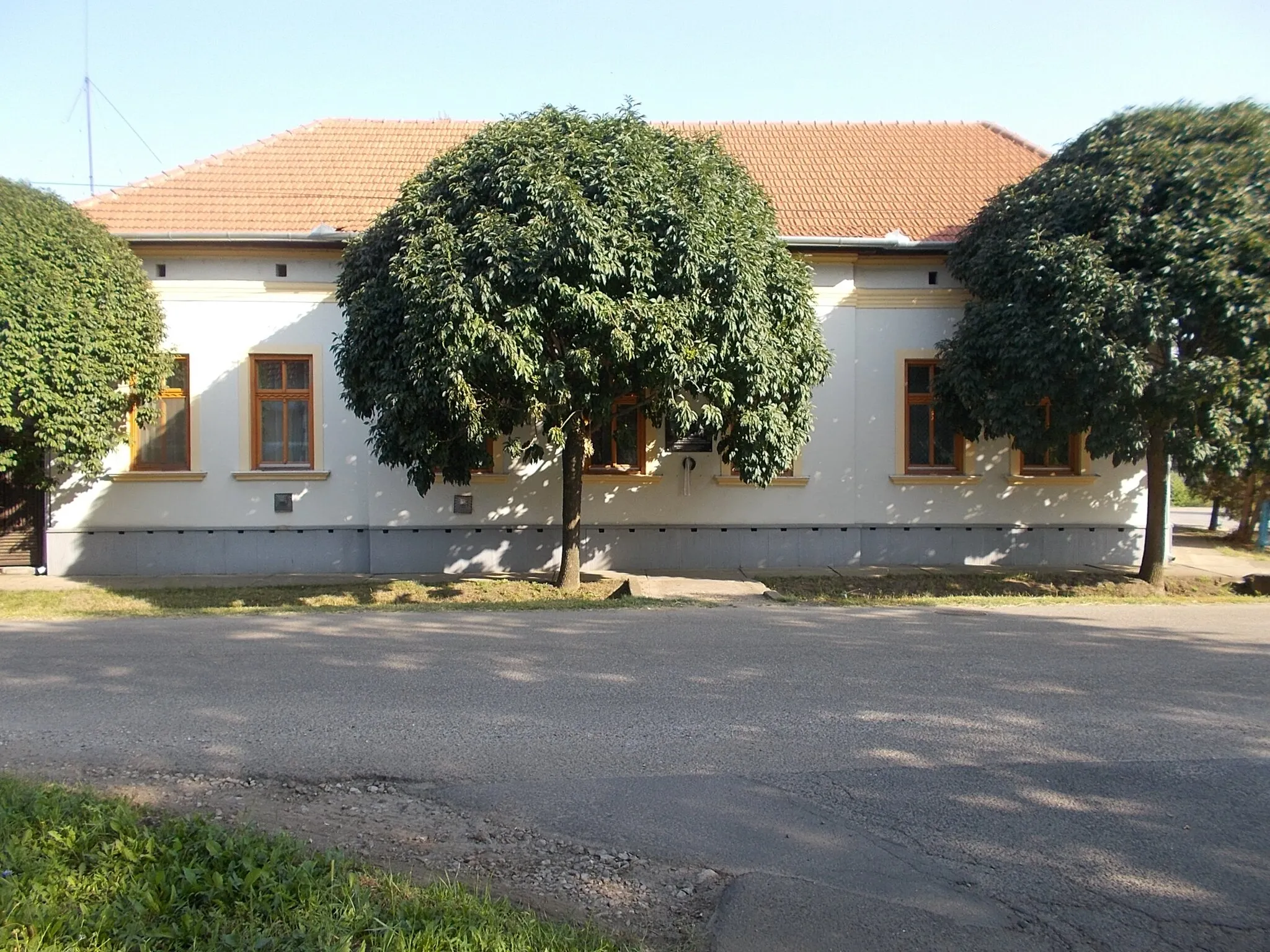 Photo showing: : Listed building. - 16 Nyíregyházi Street, Hajdúnánás, Hajdú-Bihar County, Hungary.