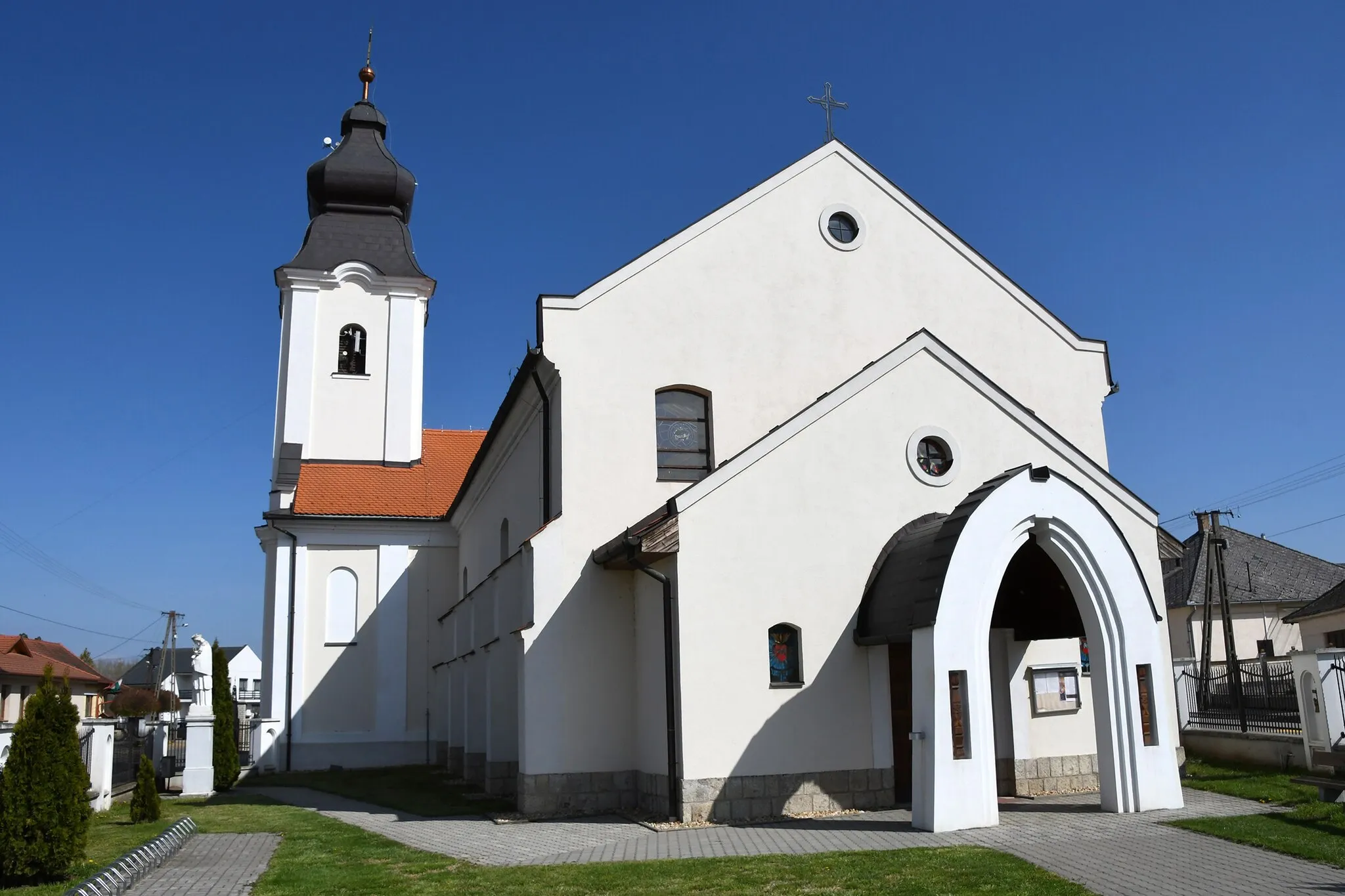 Photo showing: Roman Catholic church in Napkor, Hungary