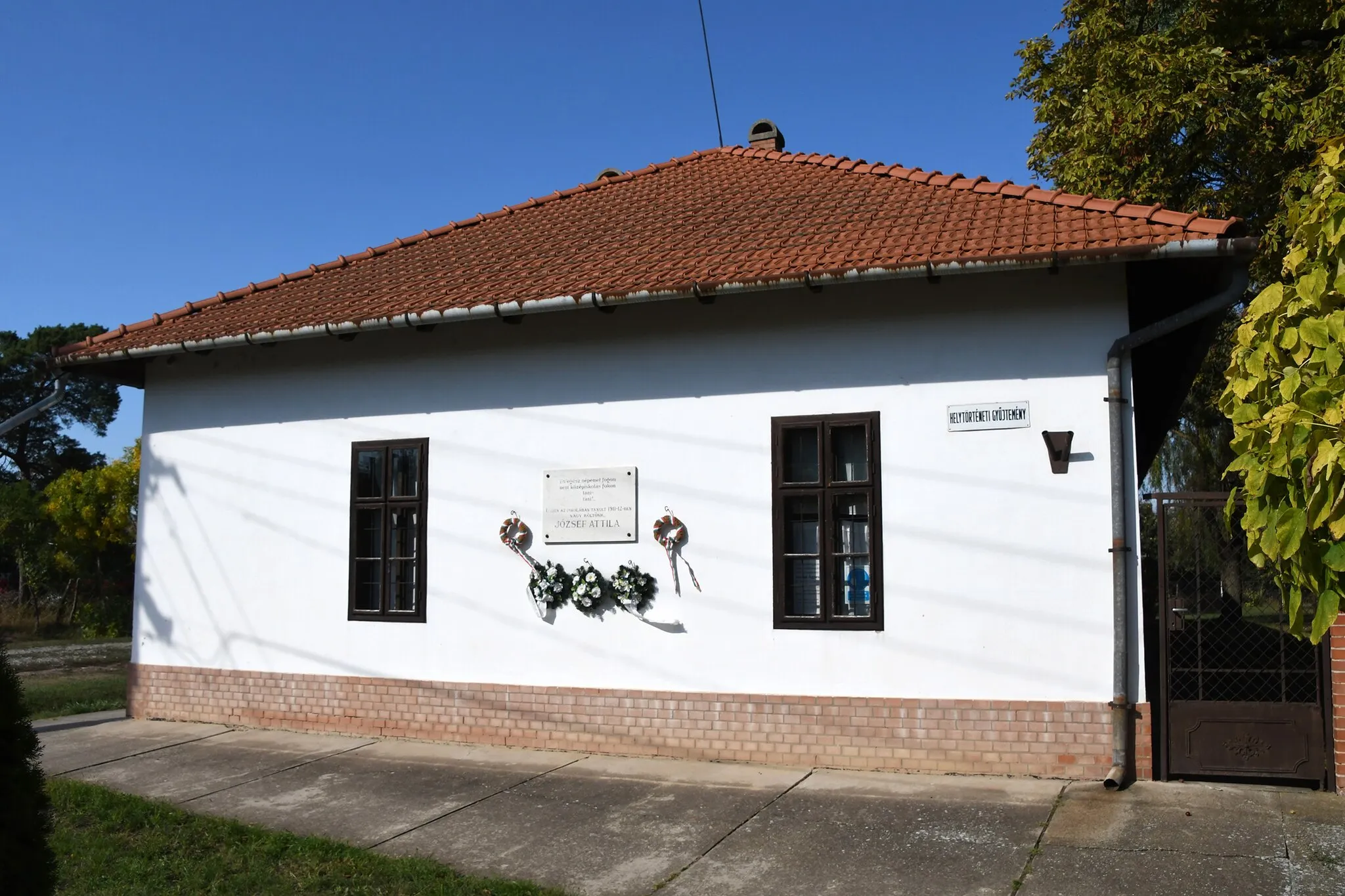 Photo showing: Attila József Memorial House in Öcsöd, Hungary