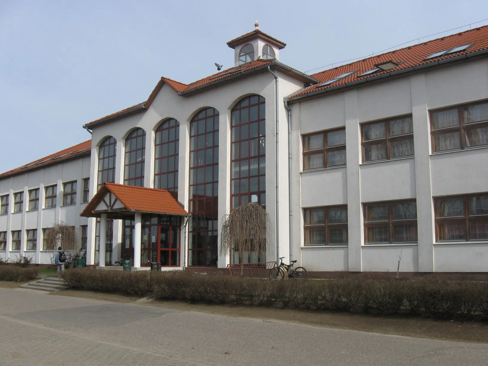 Photo showing: Szakoly Arany János Általános Iskola, Szakképző Iskola és Gimnázium épülete