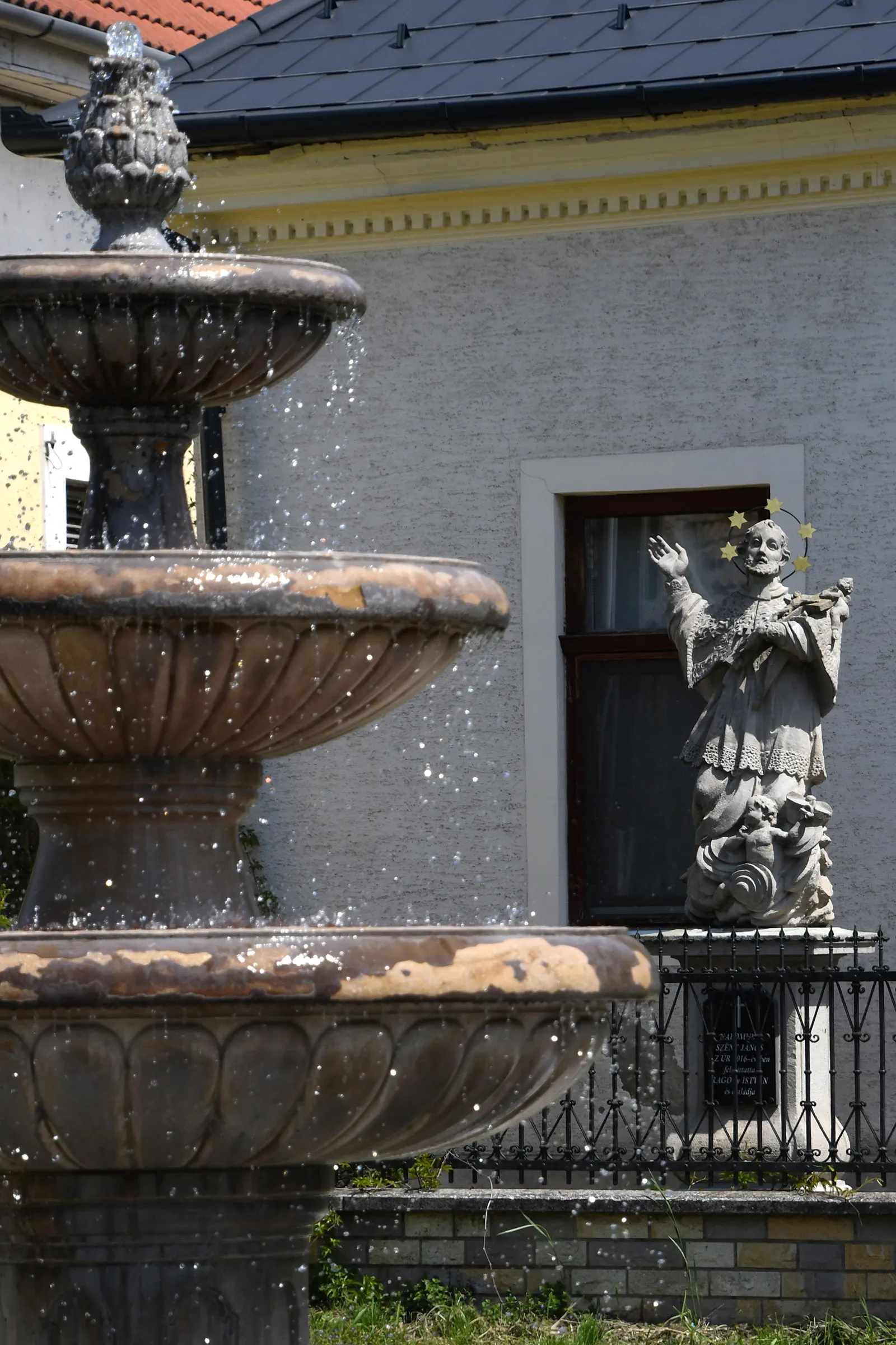 Photo showing: Statue of Saint John of Nepomuk in Besenyőtelek, Hungary