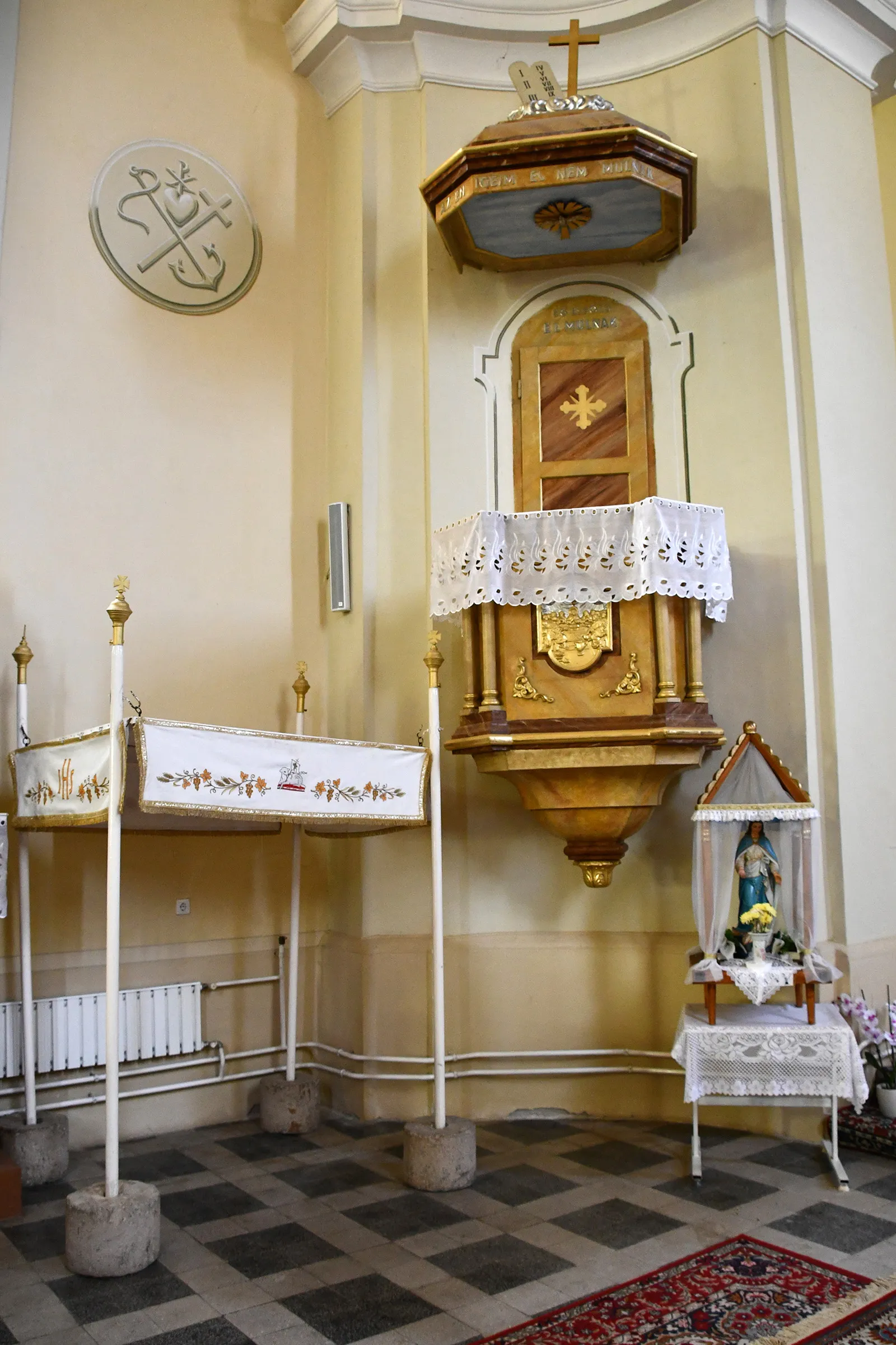 Photo showing: Roman Catholic church in Csány