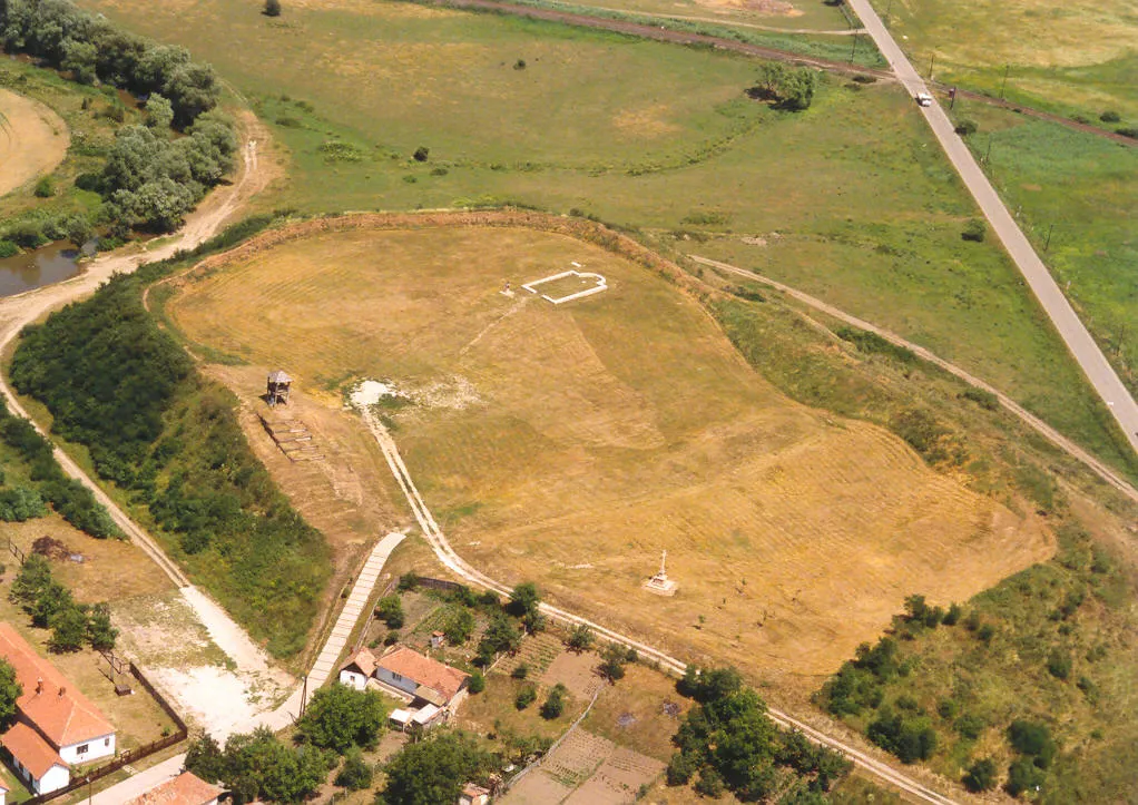 Photo showing: Castle of Borsod in Borsod (Edelény), Hungary, aerial photgraphy,