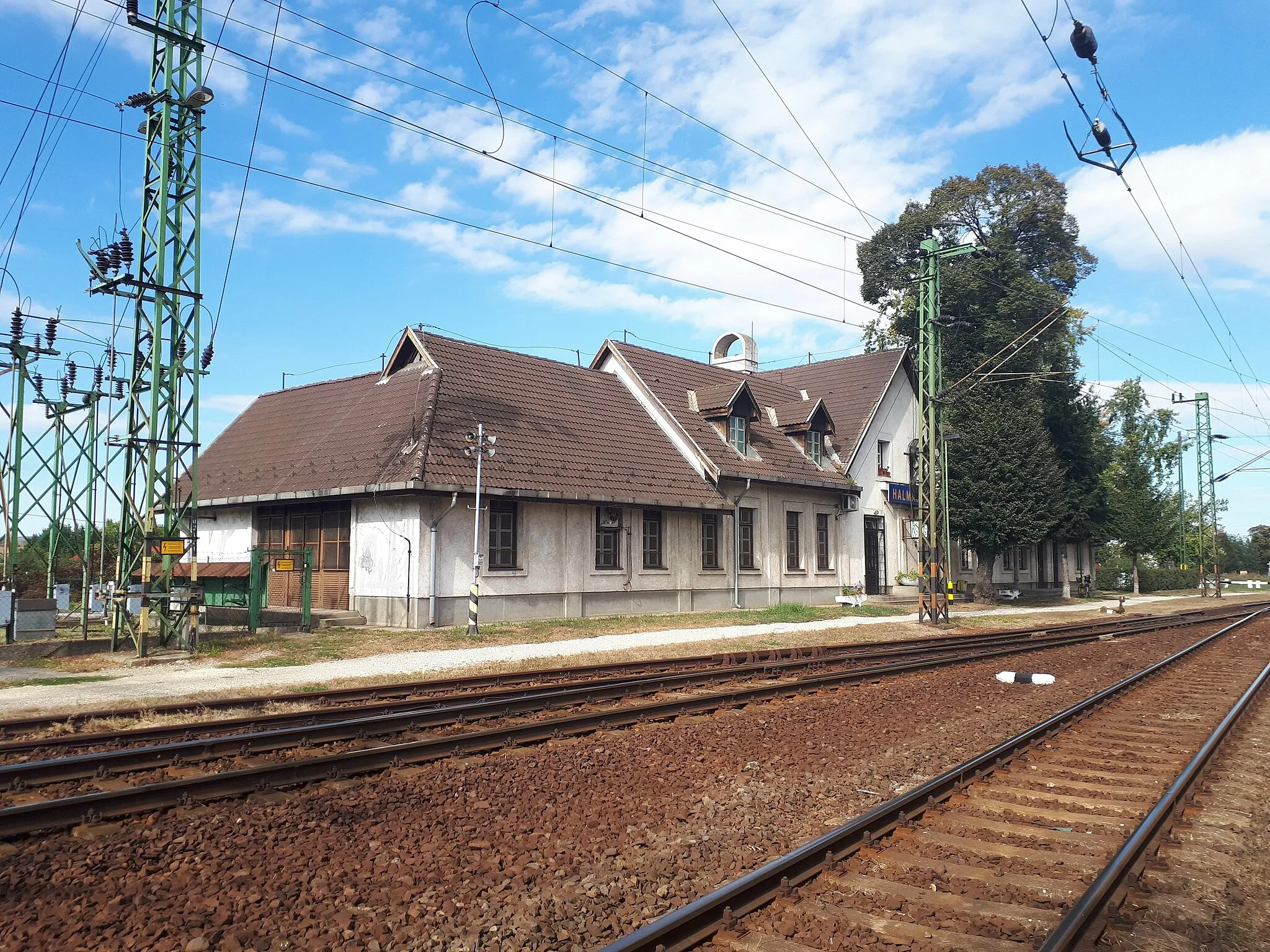 Photo showing: Halmaj vasútállomása a Miskolc–Hidasnémeti-vasútvonalon
