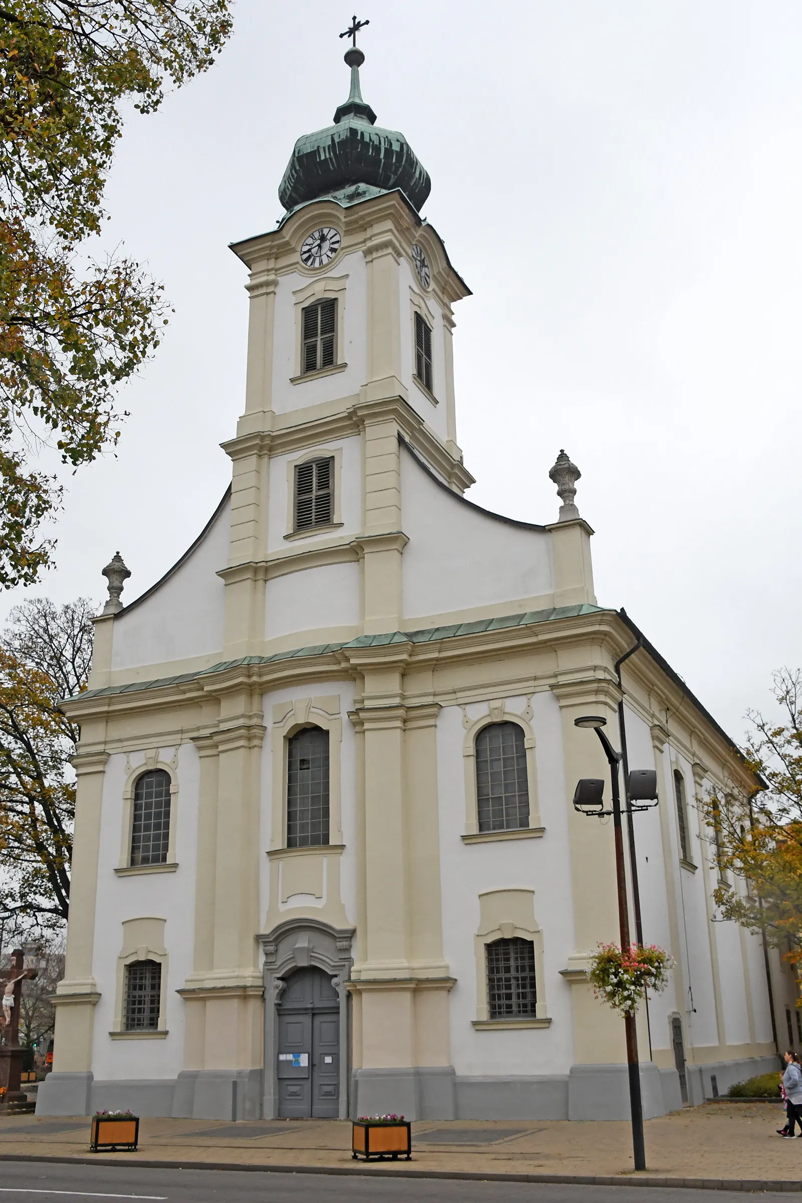 Photo showing: Inner Town Roman Catholic church in Hatvan, Hungary