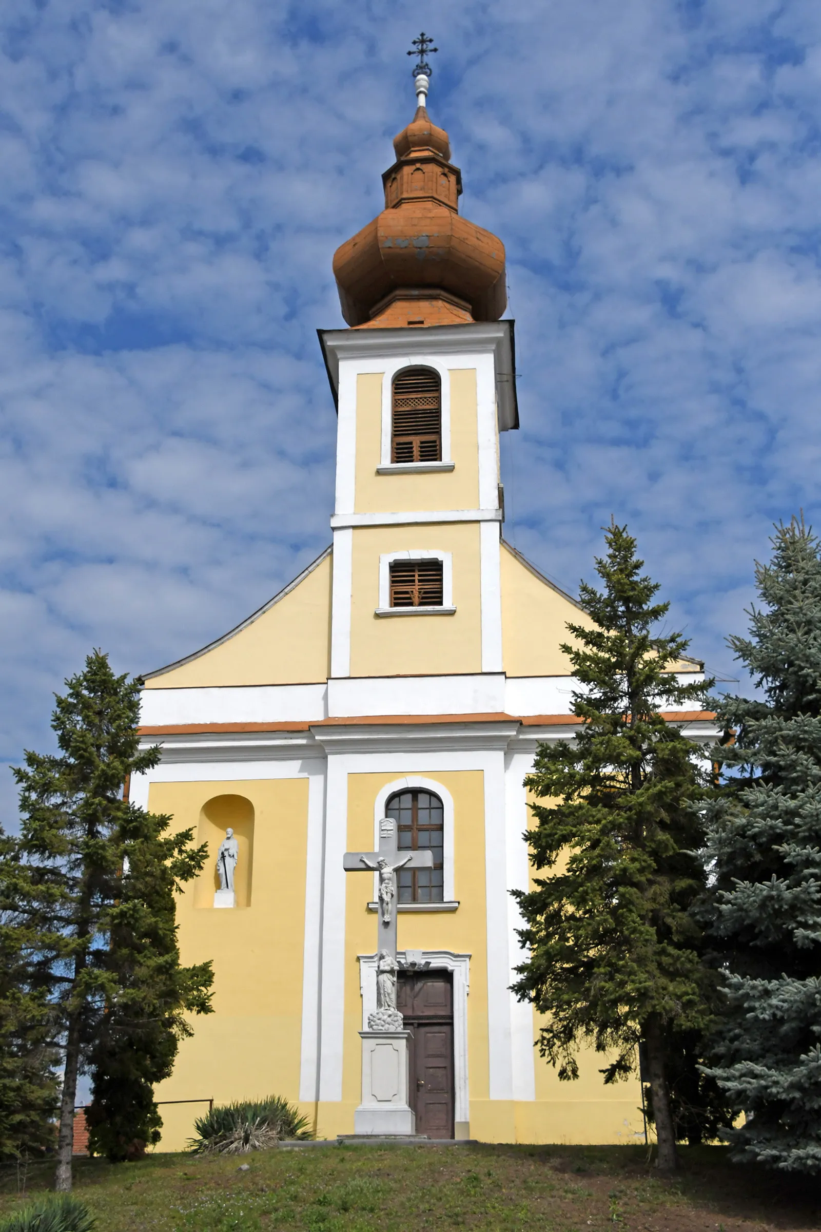 Photo showing: Roman Catholic church in Kál, Hungary